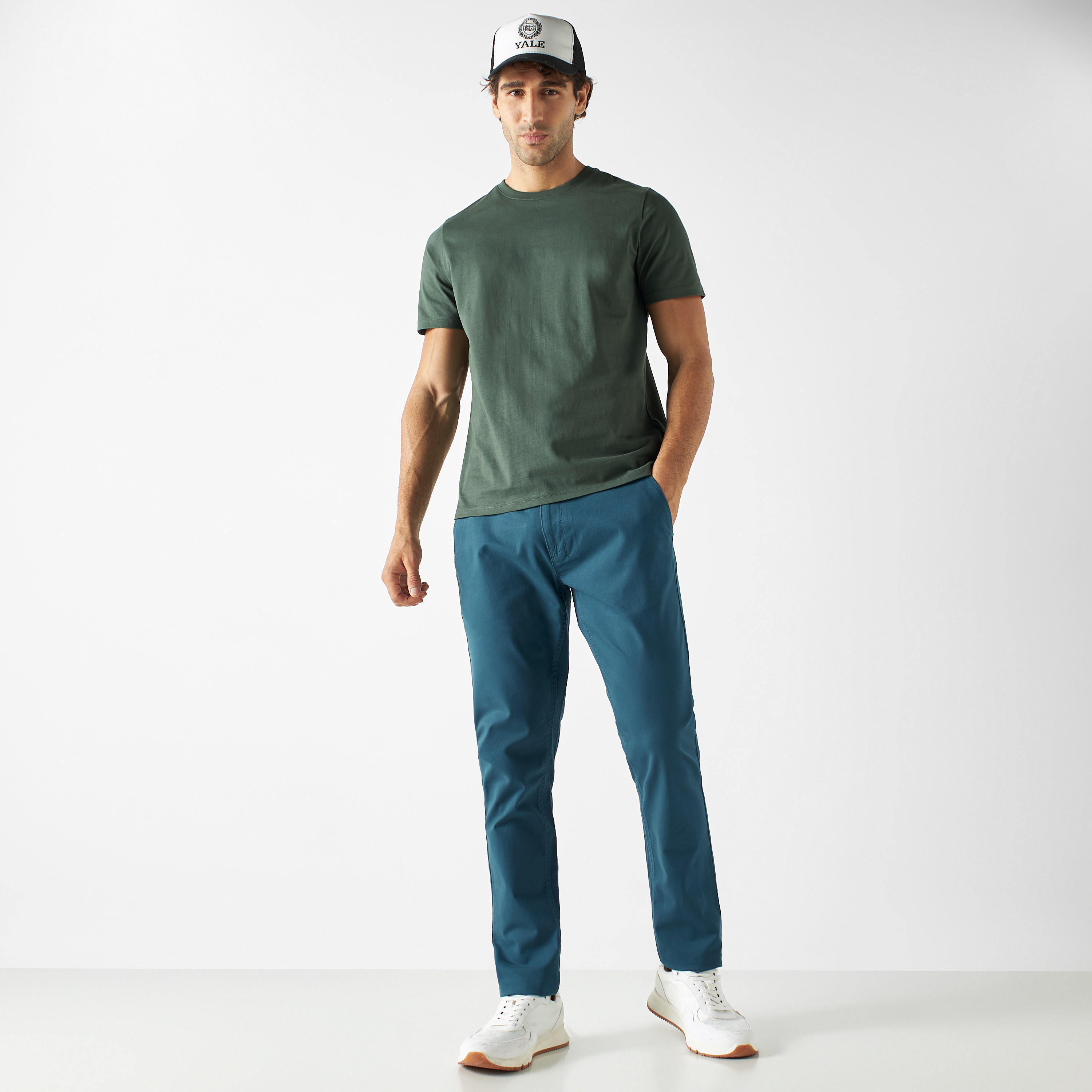 تيشيرت بياقة ضيّقة وأكمام قصيرة-men-clothing-tshirtsandpolos-tshirts-image-3