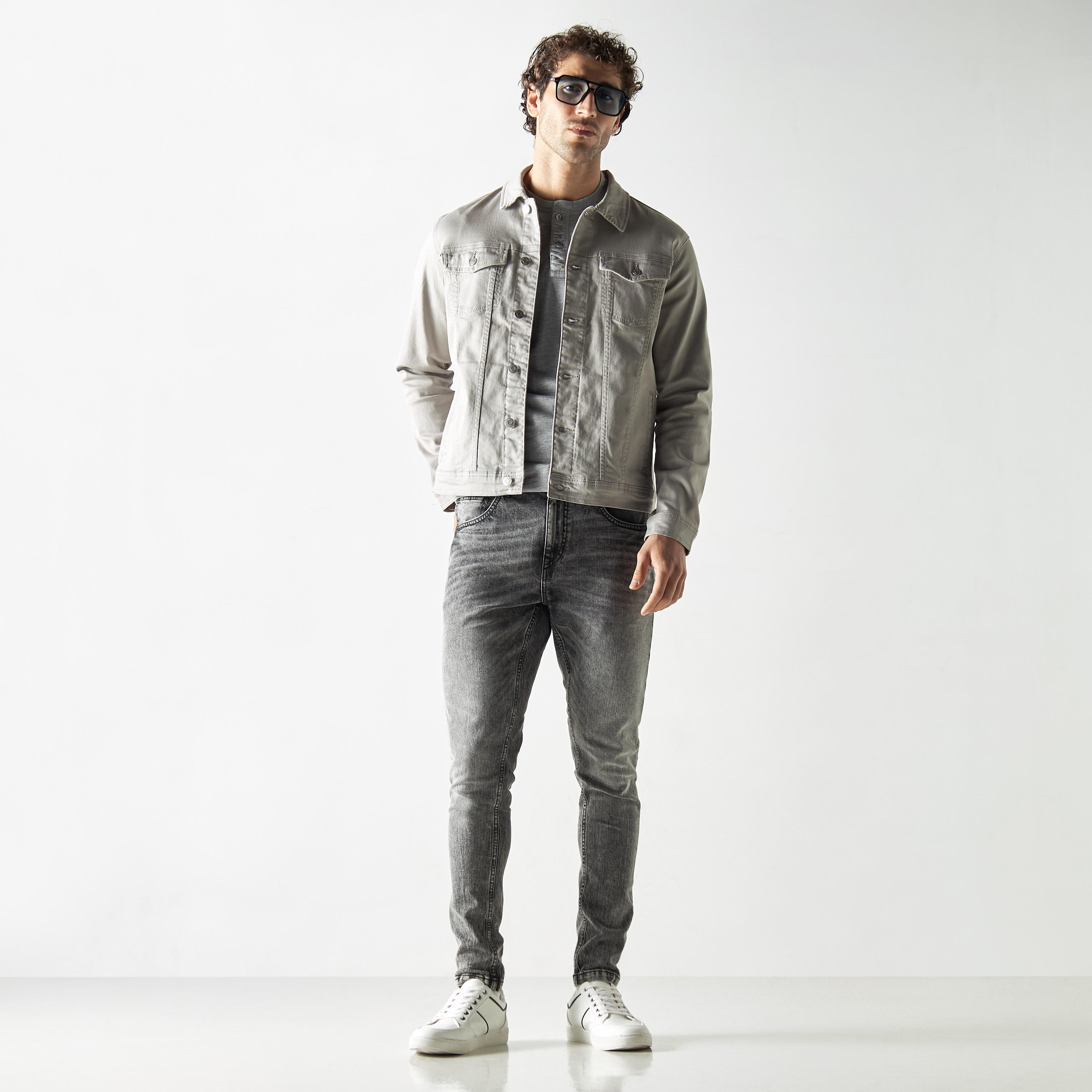 تيشيرت بكُسرات ياقة هينلي وأكمام قصيرة-men-clothing-tshirtsandpolos-tshirts-image-2