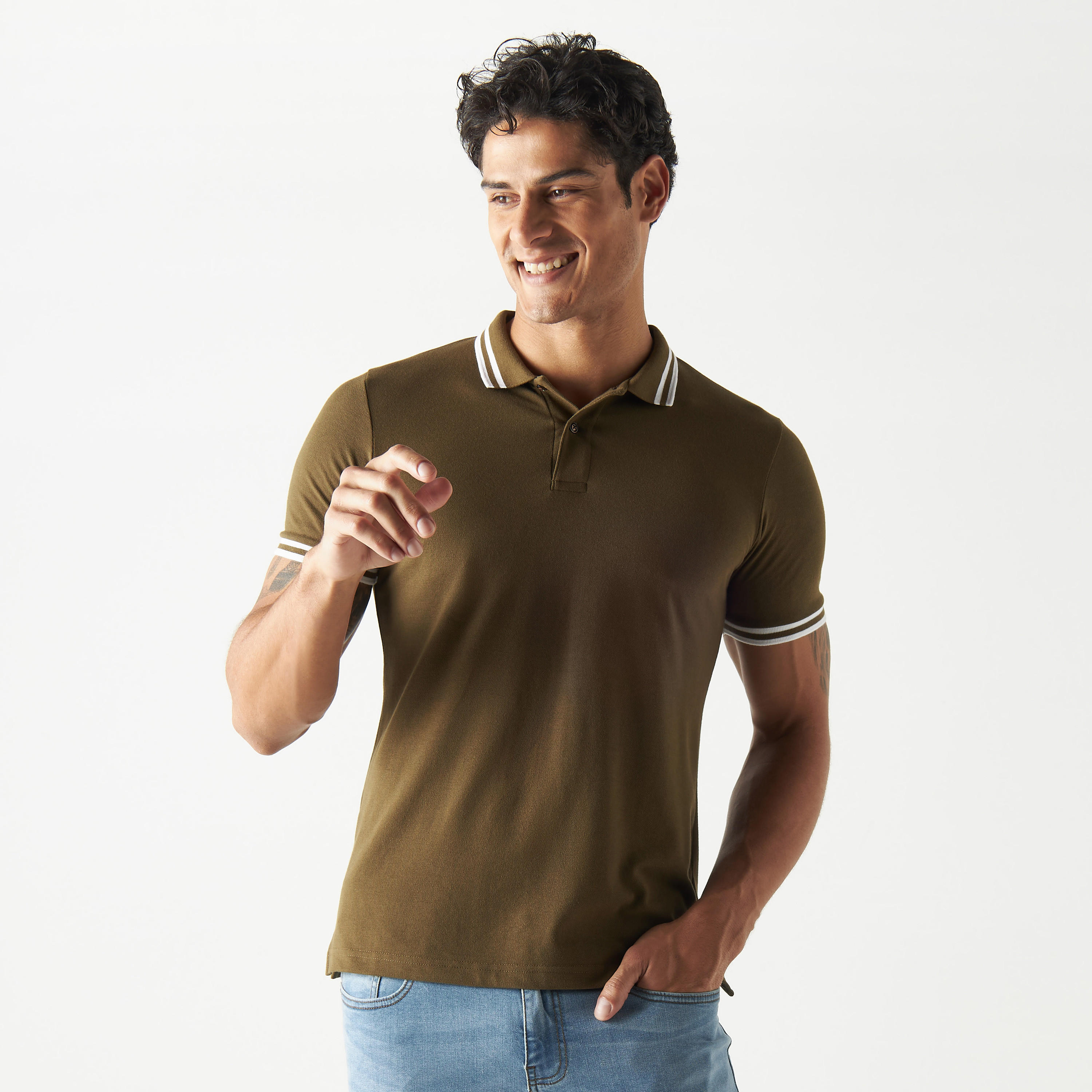 تيشيرت بولو بأكمام قصيرة وخيوط بارزة-men-clothing-tshirtsandpolos-polos-image-1