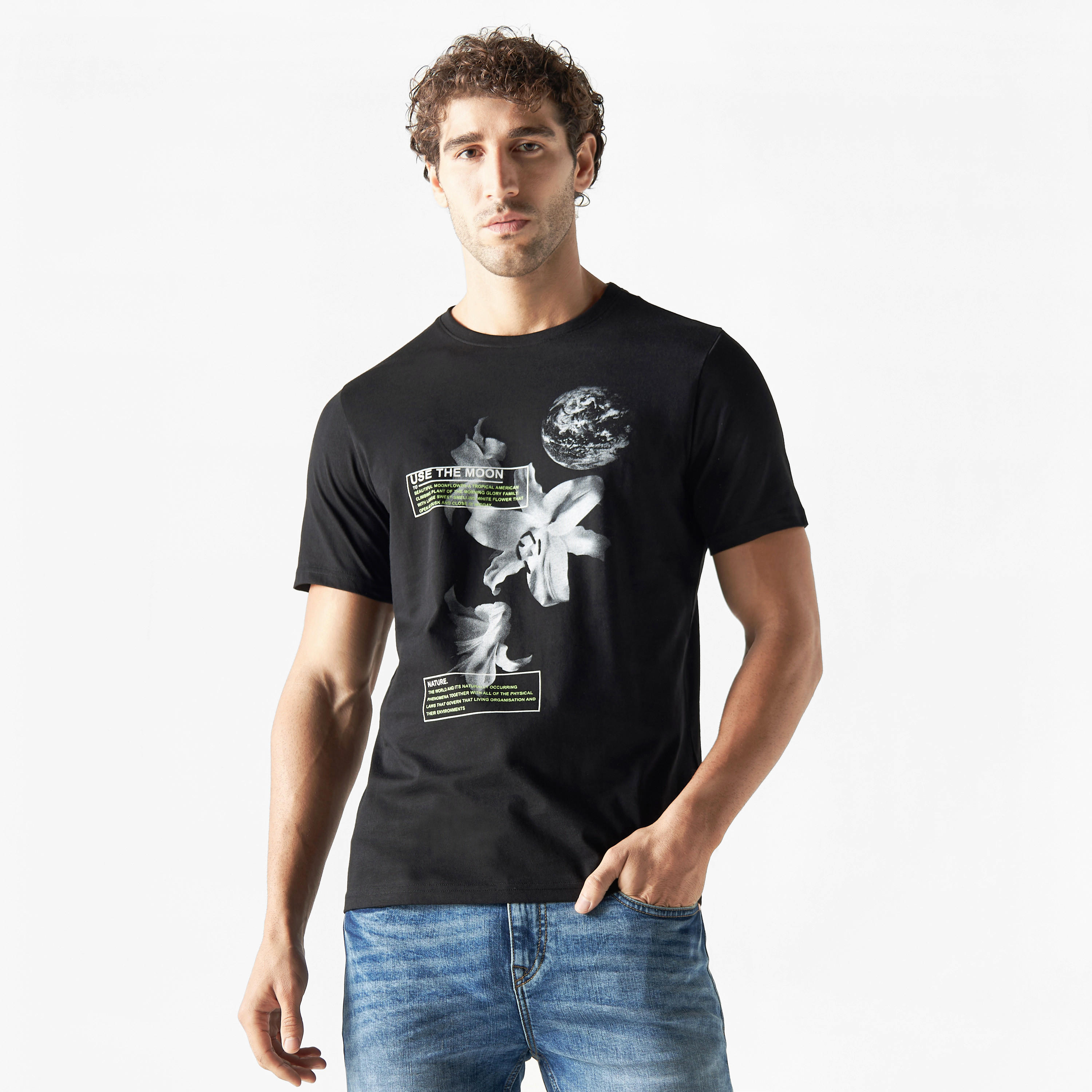 تيشيرت بياقة ضيّقة وأكمام قصيرة وطبعات-men-clothing-tshirtsandpolos-tshirts-image-4
