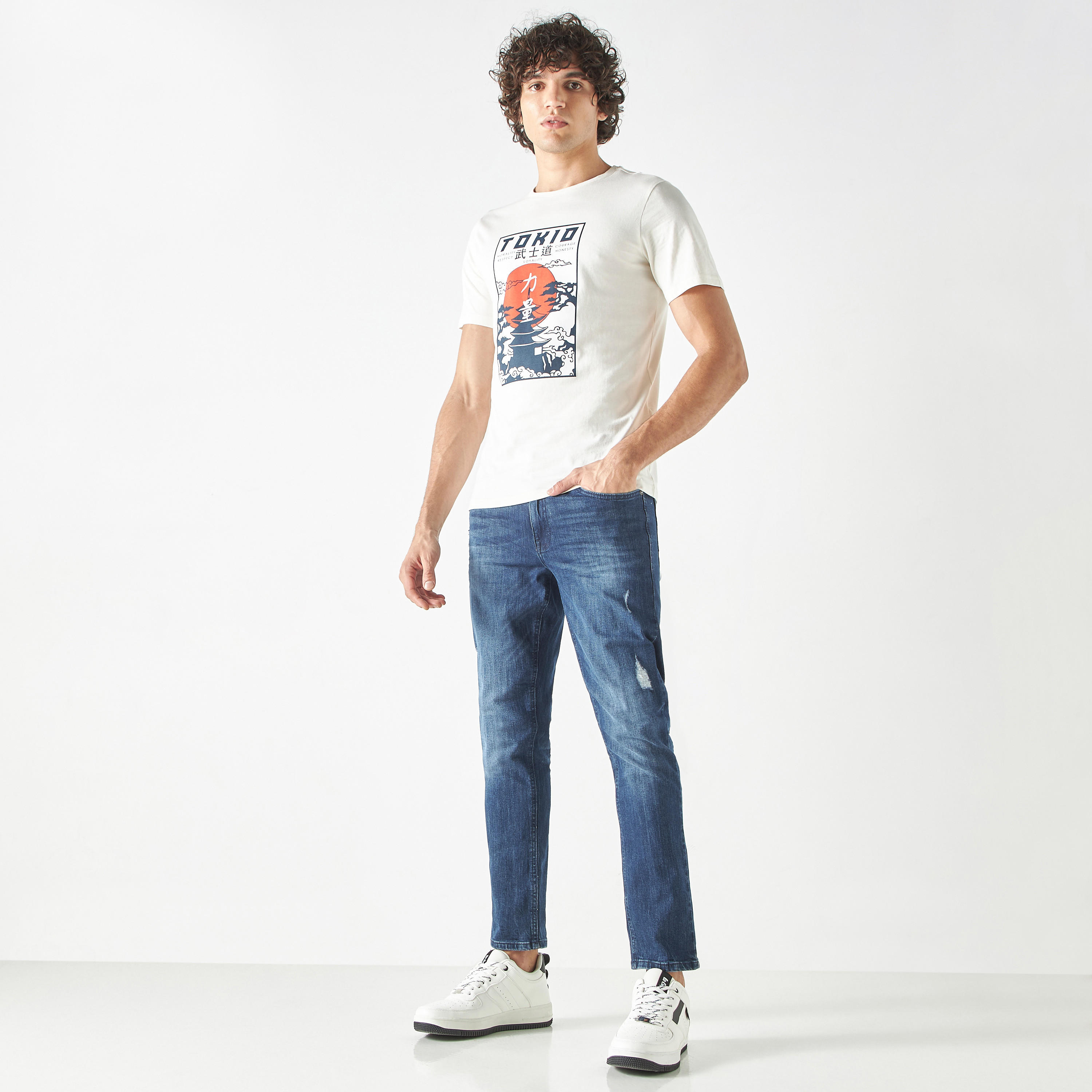 Graphic Print Crew Neck T-shirt-men-clothing-tshirtsandpolos-tshirts-image-2