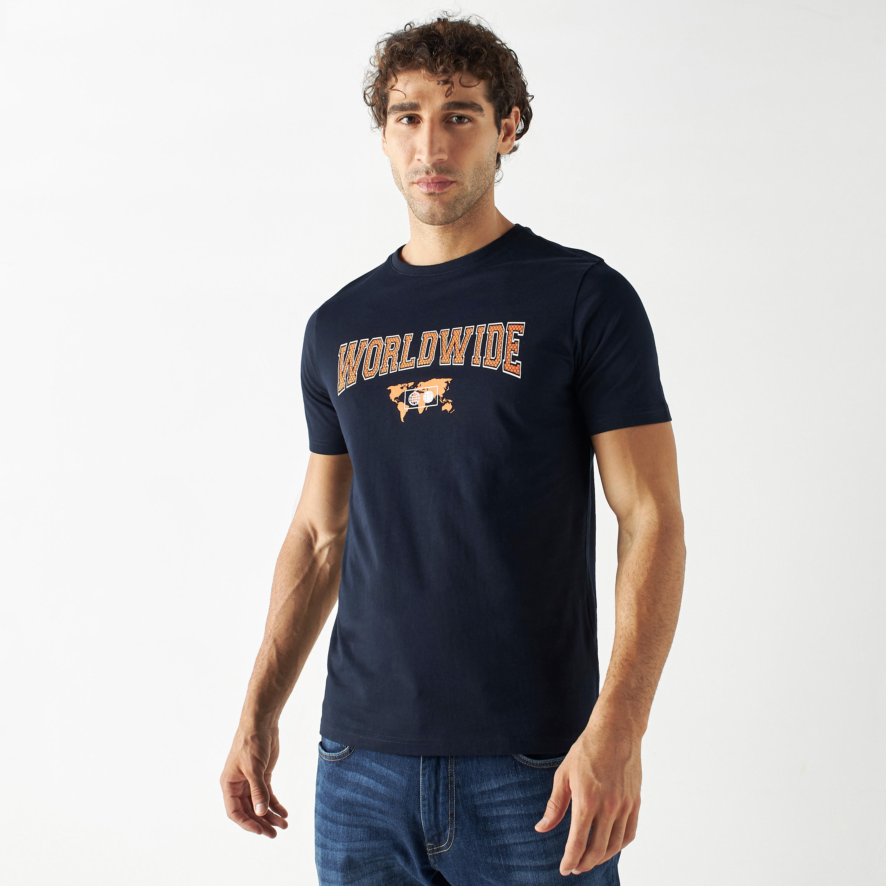 تيشيرت بياقة ضيقة وأكمام قصيرة وطبعات-men-clothing-tshirtsandpolos-tshirts-image-1