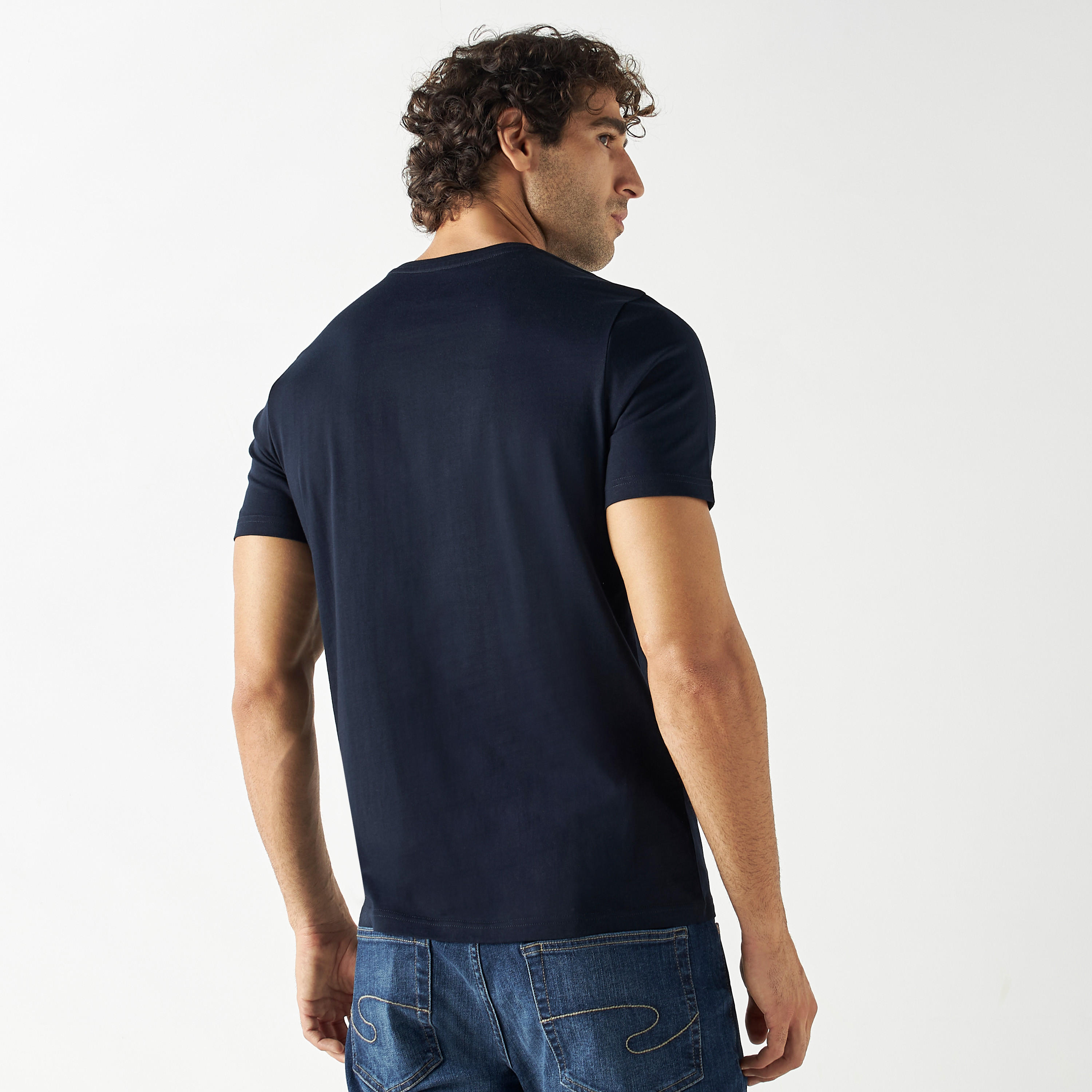 تيشيرت بياقة ضيقة وأكمام قصيرة وطبعات-men-clothing-tshirtsandpolos-tshirts-image-3