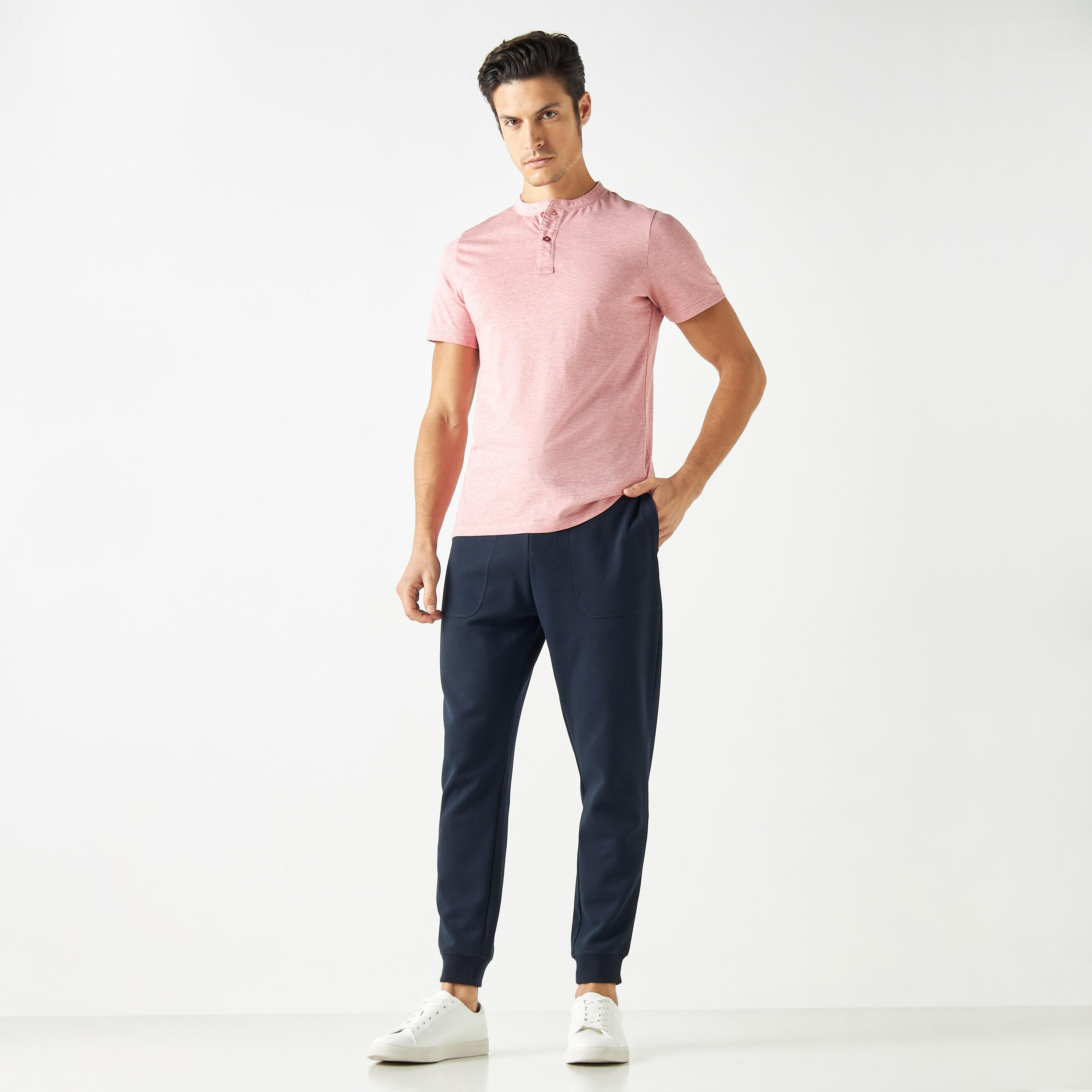 تيشيرت بياقة هينلي وأكمام قصيرة-men-clothing-tshirtsandpolos-tshirts-image-10