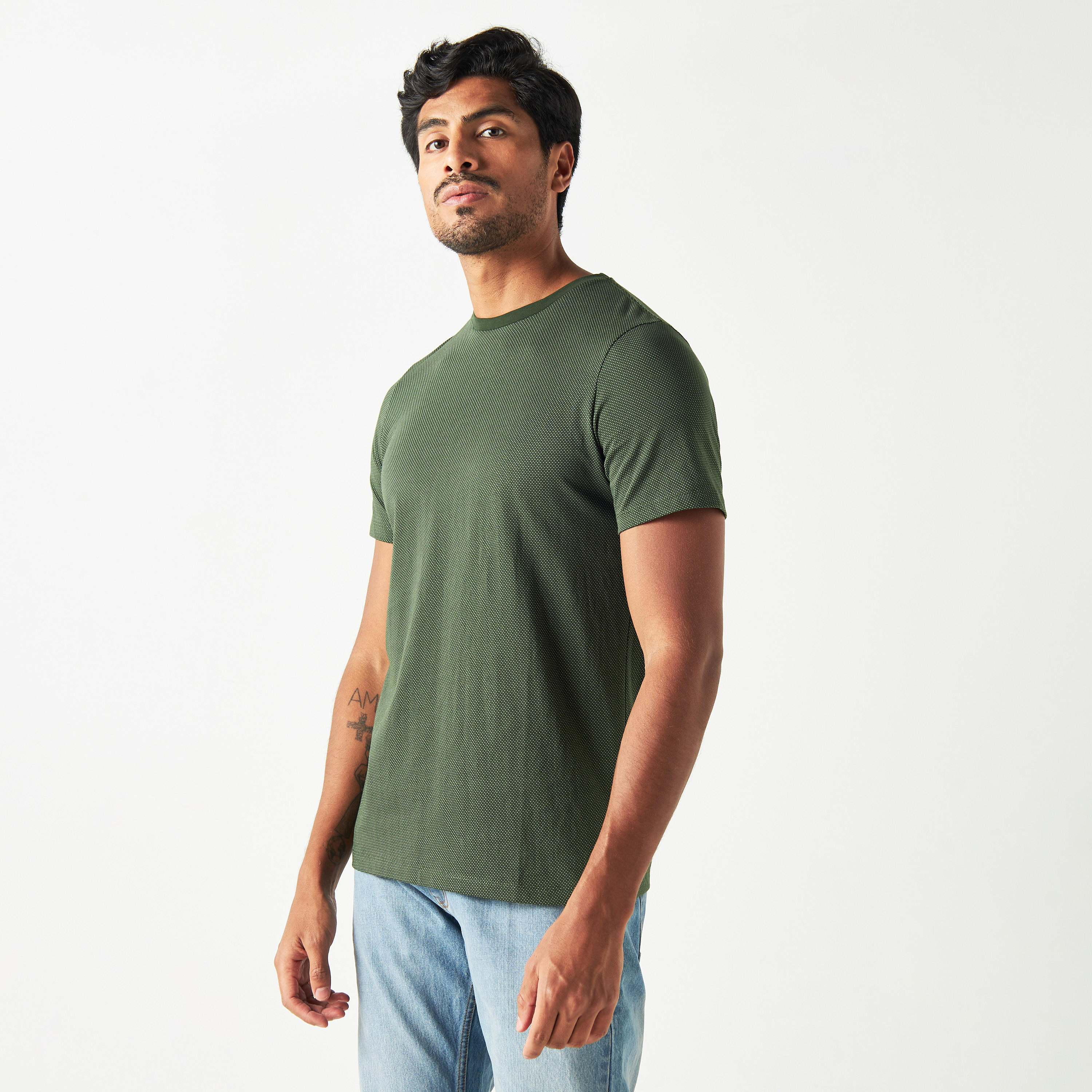 تيشيرت بارز الملمس بياقة ضيّقة وأكمام قصيرة-men-clothing-tshirtsandpolos-tshirts-image-11