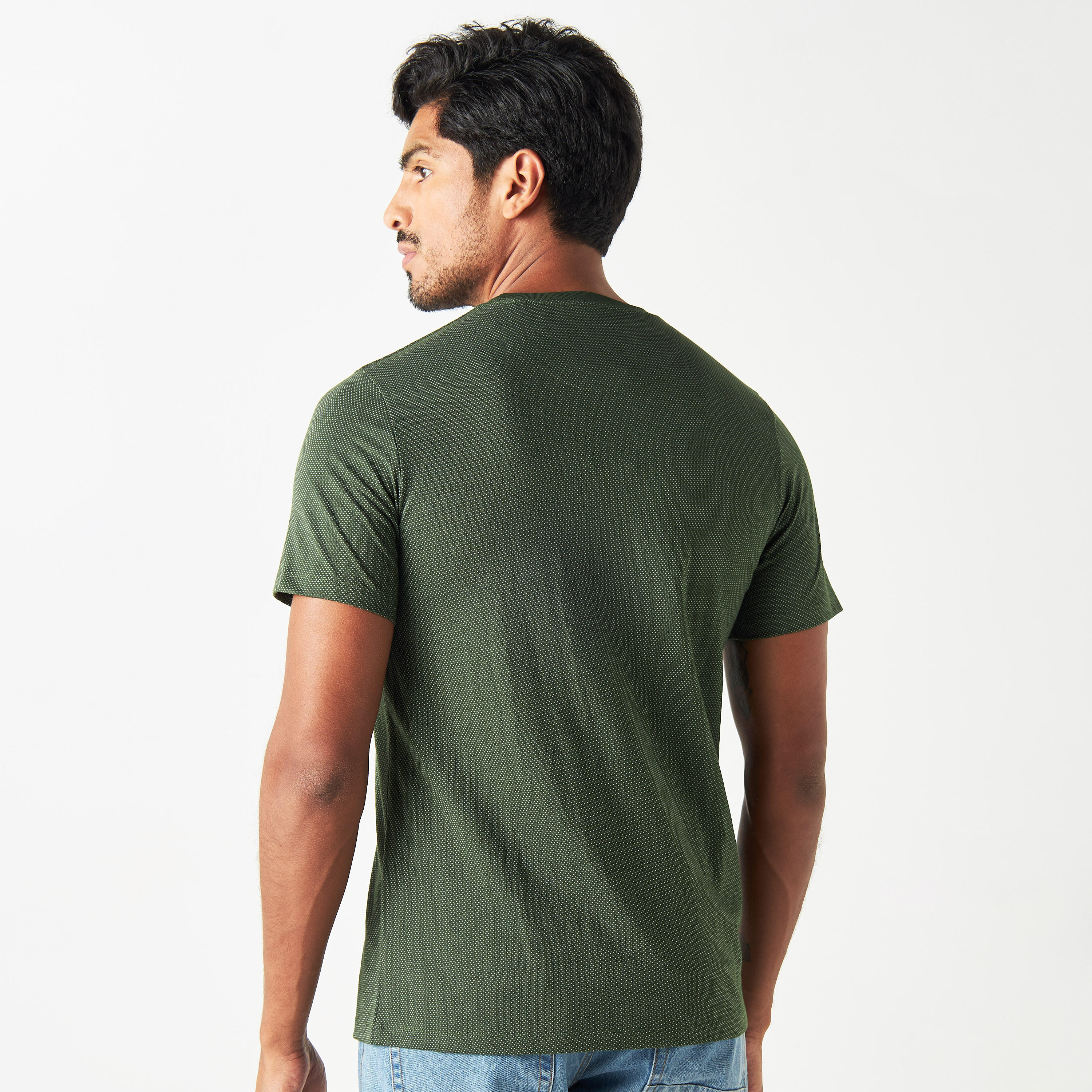 تيشيرت بارز الملمس بياقة ضيّقة وأكمام قصيرة-men-clothing-tshirtsandpolos-tshirts-image-14