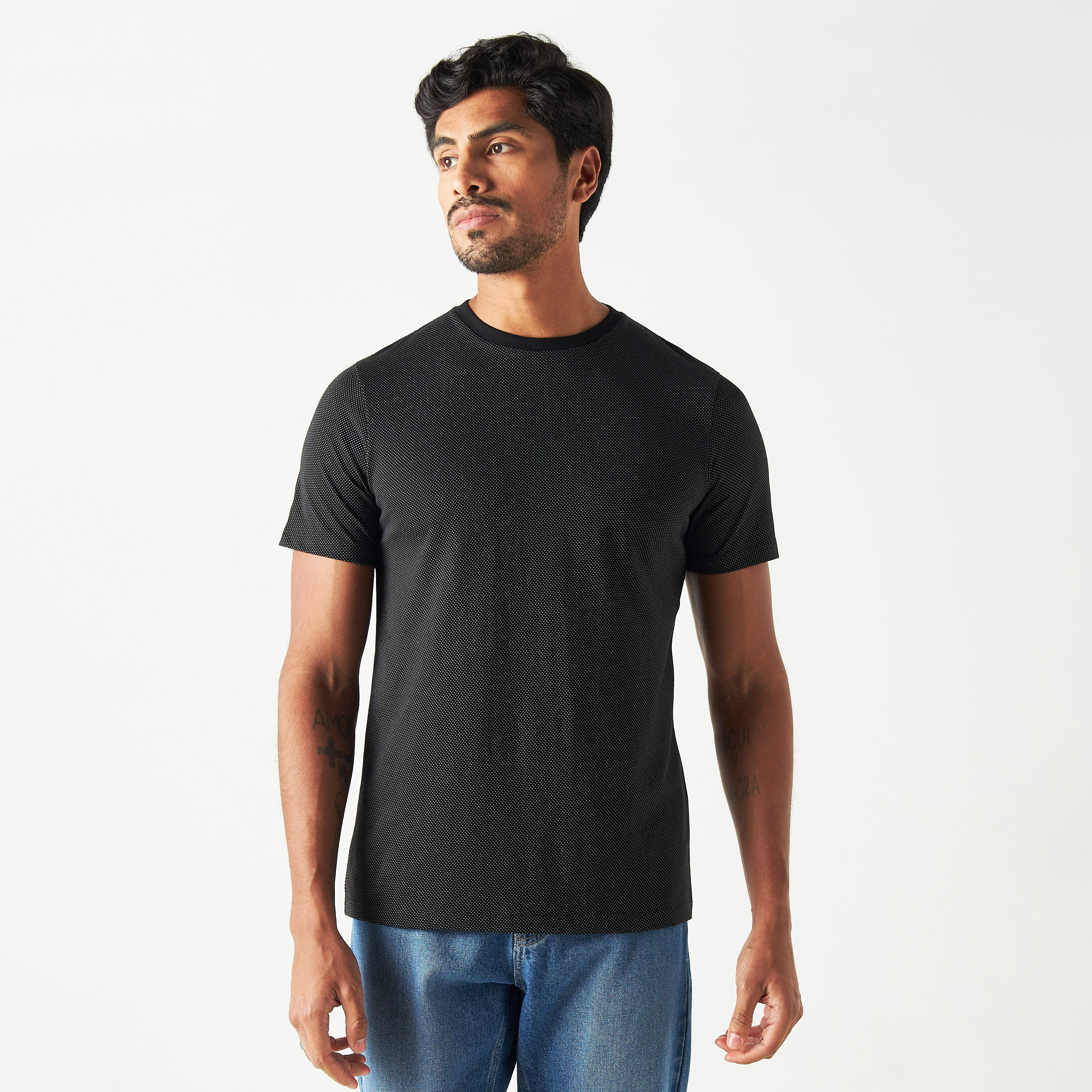 تيشيرت بارز الملمس بياقة ضيّقة وأكمام قصيرة-men-clothing-tshirtsandpolos-tshirts-image-6