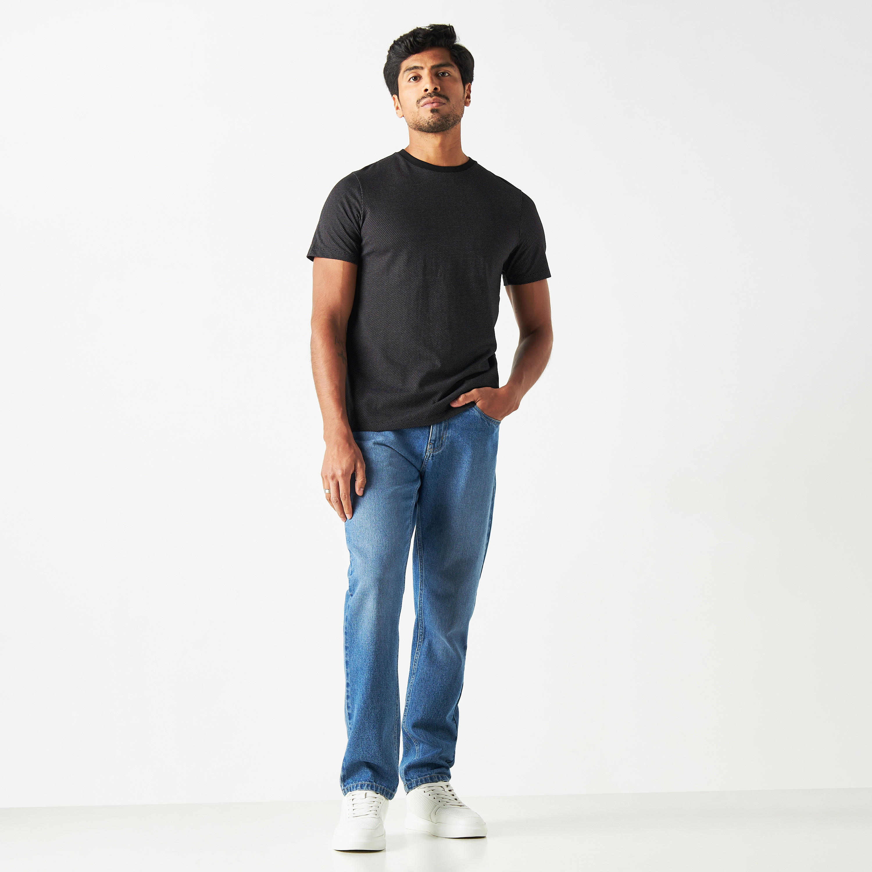 تيشيرت بارز الملمس بياقة ضيّقة وأكمام قصيرة-men-clothing-tshirtsandpolos-tshirts-image-8