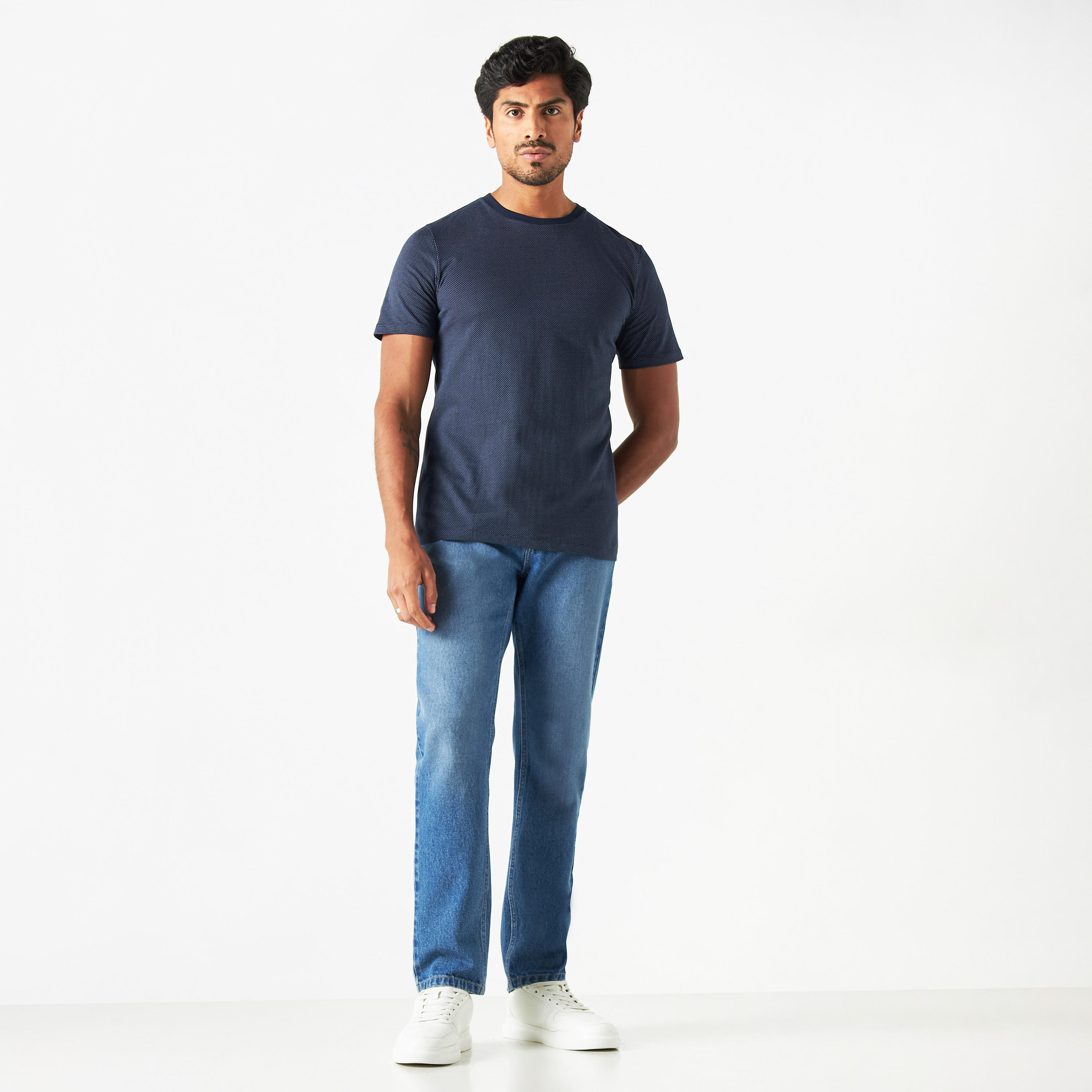 تيشيرت بارز الملمس بياقة ضيّقة وأكمام قصيرة-men-clothing-tshirtsandpolos-tshirts-image-18