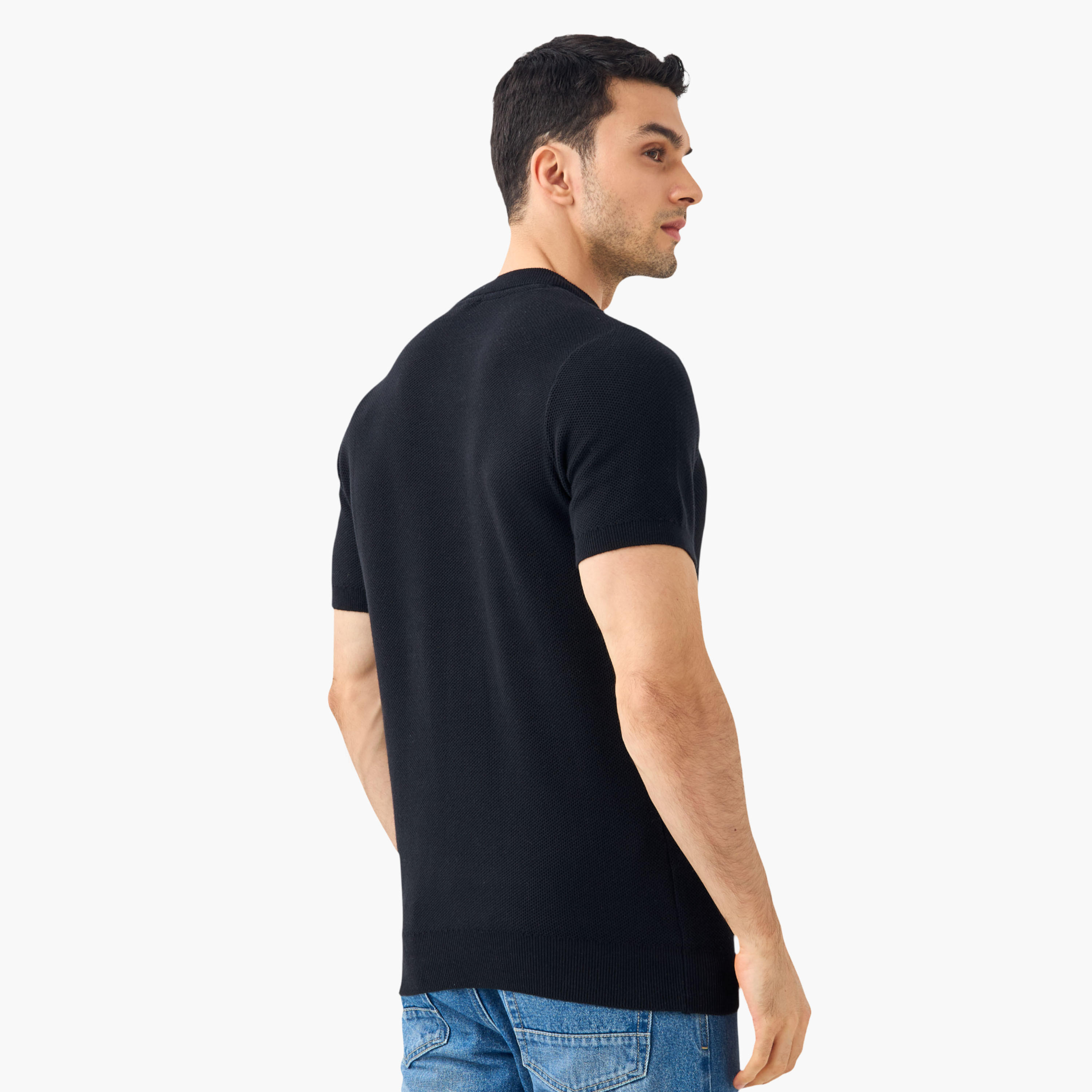 كنزة سادة بياقة ضيقة وأكمام قصيرة-men-clothing-tshirtsandpolos-tshirts-image-3