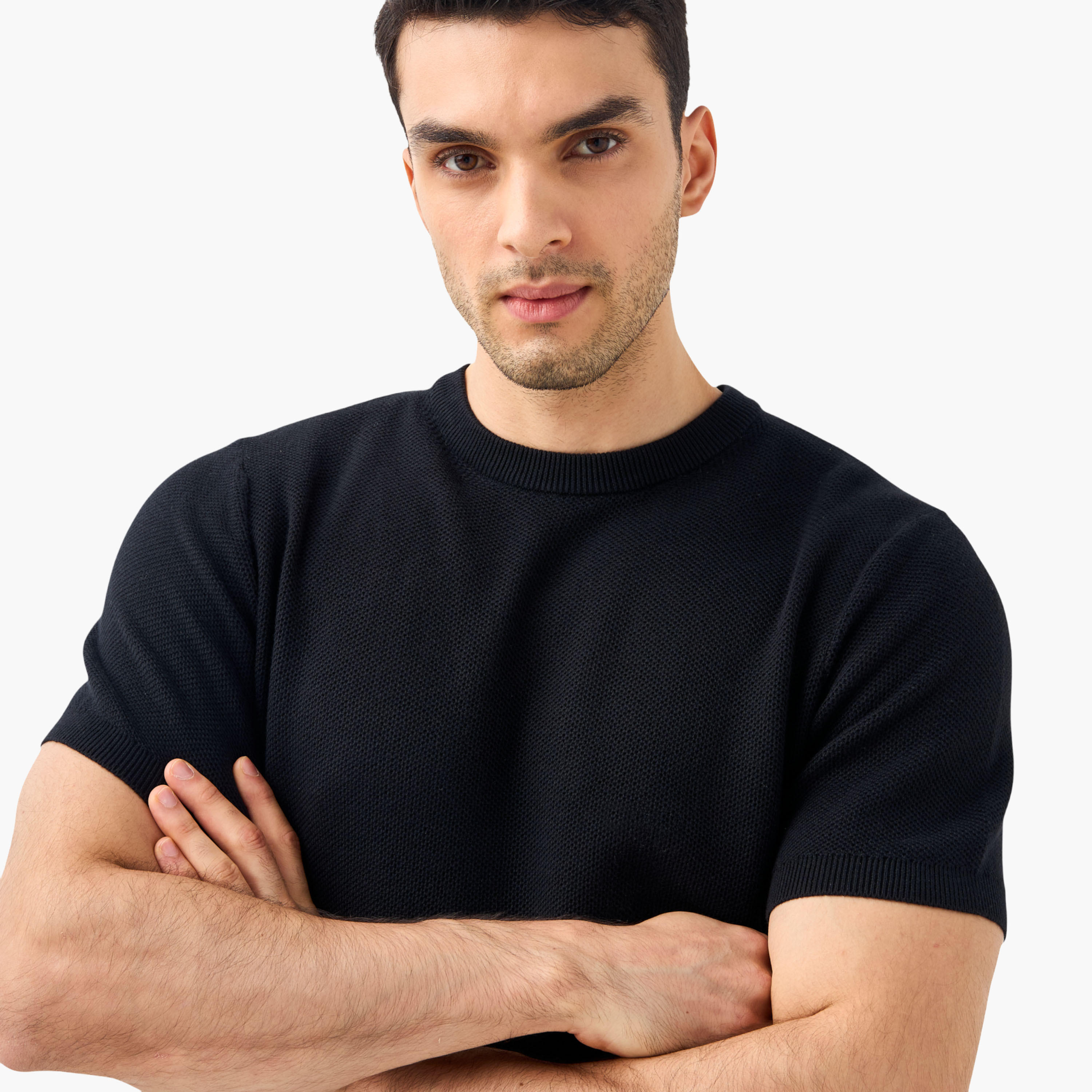 كنزة سادة بياقة ضيقة وأكمام قصيرة-men-clothing-tshirtsandpolos-tshirts-image-4