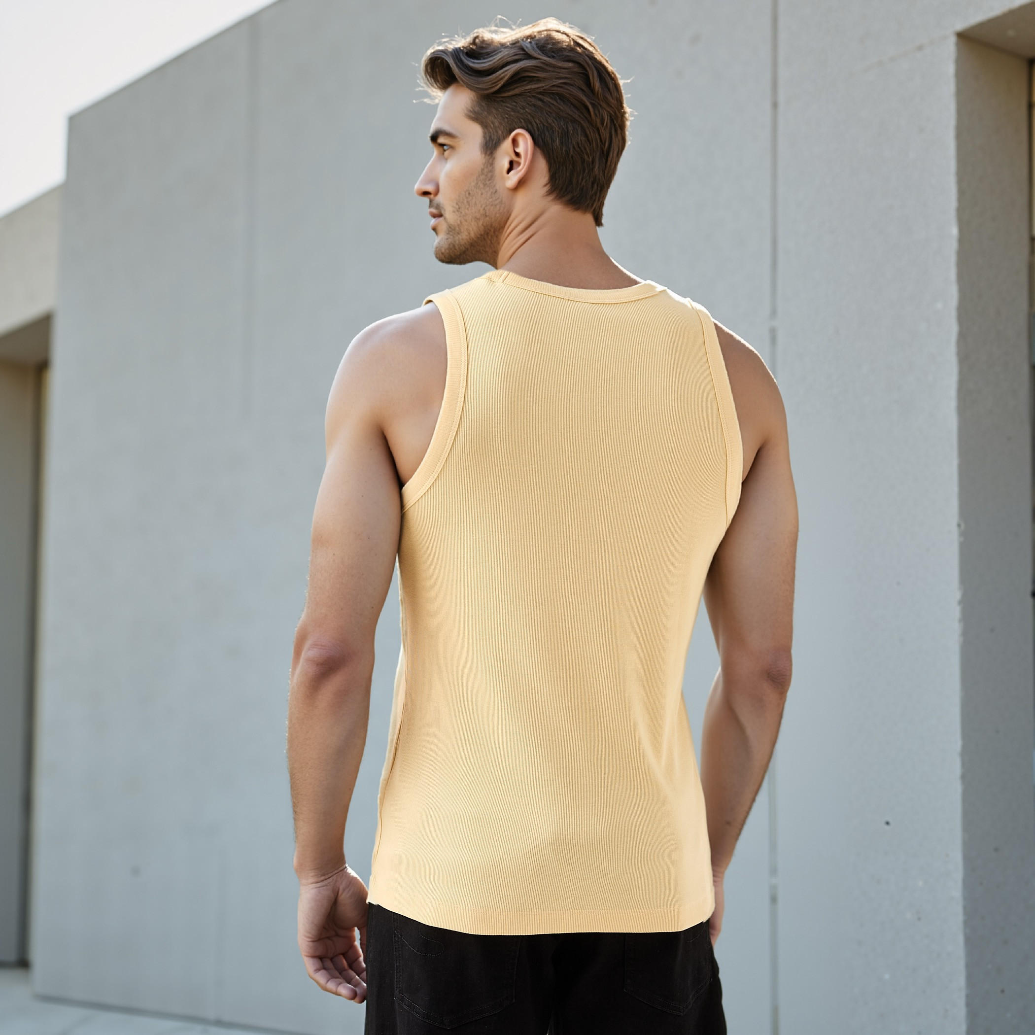 فيست دون أكمام مضلع مع ياقة مستديرة-men-clothing-tshirtsandpolos-vests-image-3