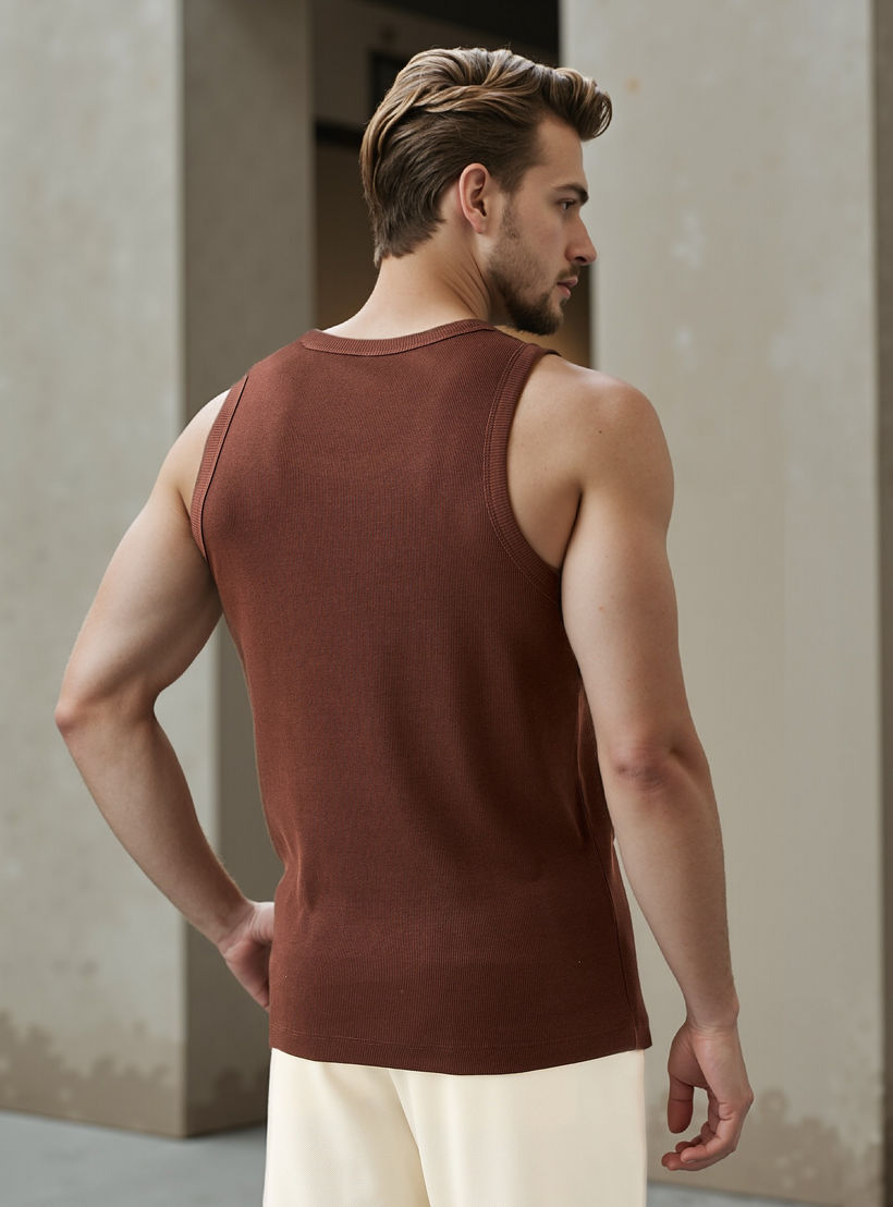 فيست دون أكمام مضلع مع ياقة مستديرة-men-clothing-tshirtsandpolos-vests-image-3