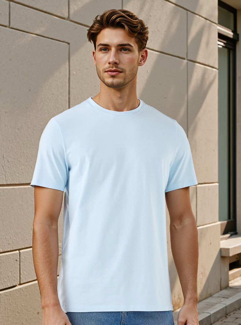 تيشيرت بقصة عادية وياقة ضيقة وأكمام قصيرة-men-clothing-tshirtsandpolos-tshirts-image-1