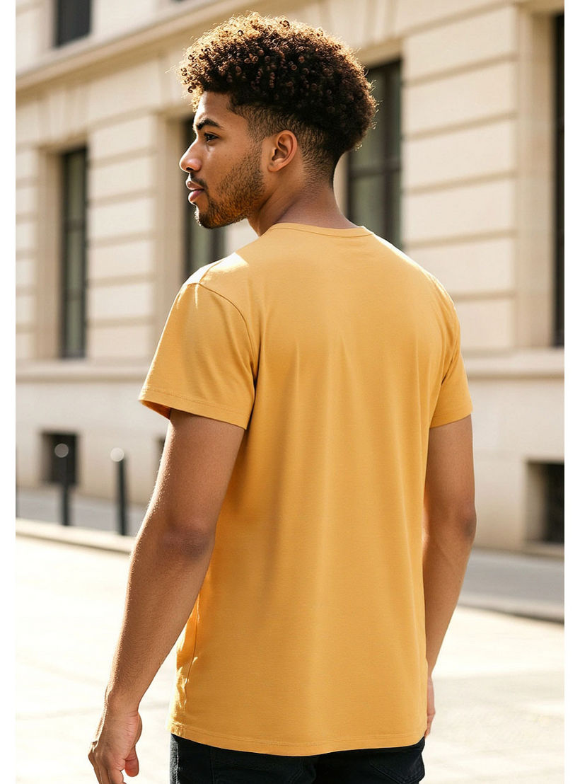 تيشيرت بقصة عادية وياقة ضيقة وأكمام قصيرة-men-clothing-tshirtsandpolos-tshirts-image-3