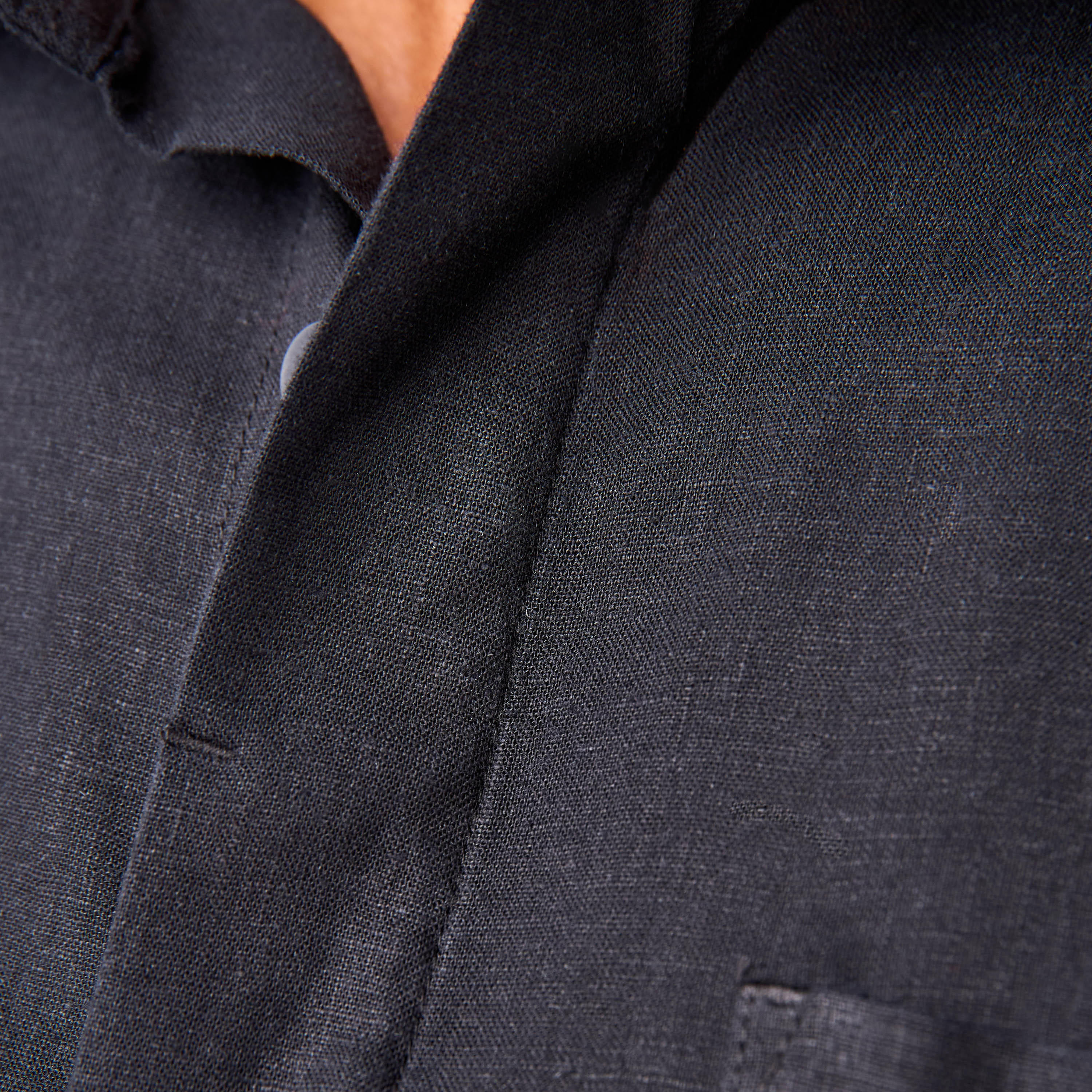 قميص من مزيج الكتان بياقة وقصة عادية وجيب على الصدر-men-clothing-shirts-image-5