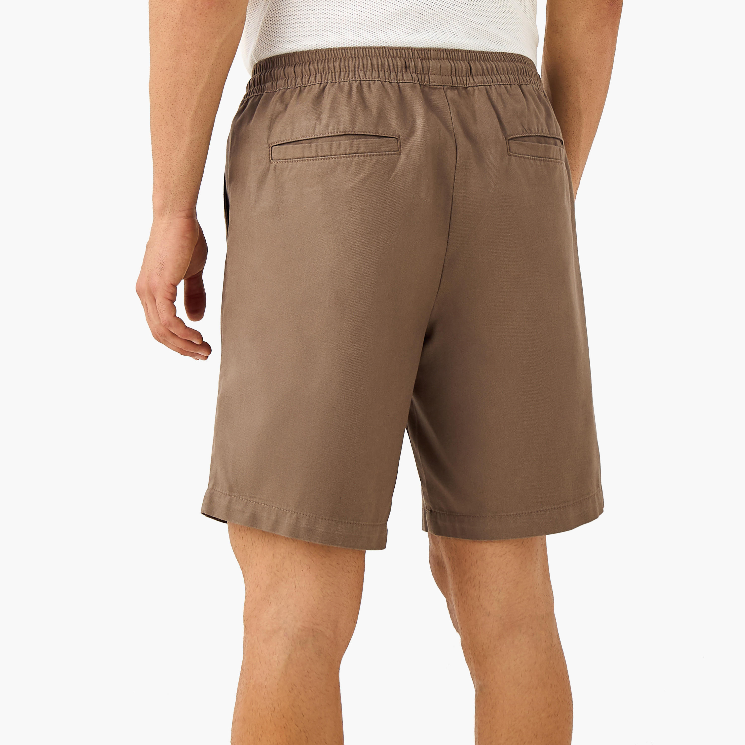 شورت بقصة مريحة وخصر مرن وجيوب-men-clothing-bottoms-shorts-image-4