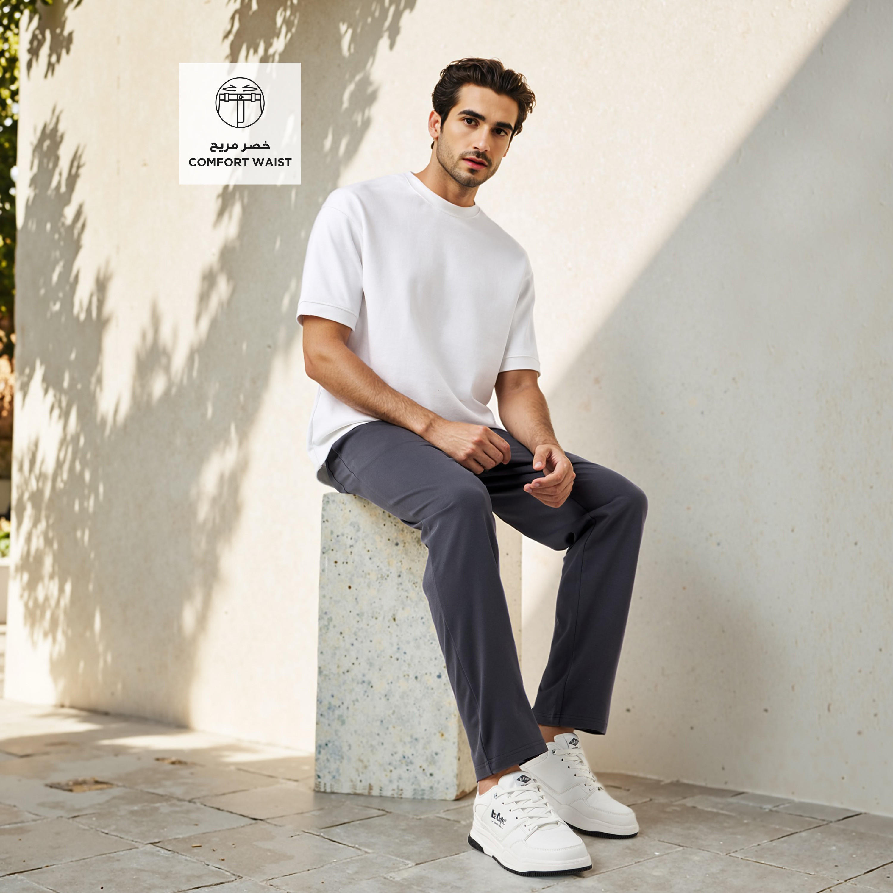 بنطلون بقصة مستقيمة ورباط إغلاق وجيوب وخصر مطاطي فليكسي كومفورت-men-clothing-bottoms-trousersandchinos-trousers-image-2