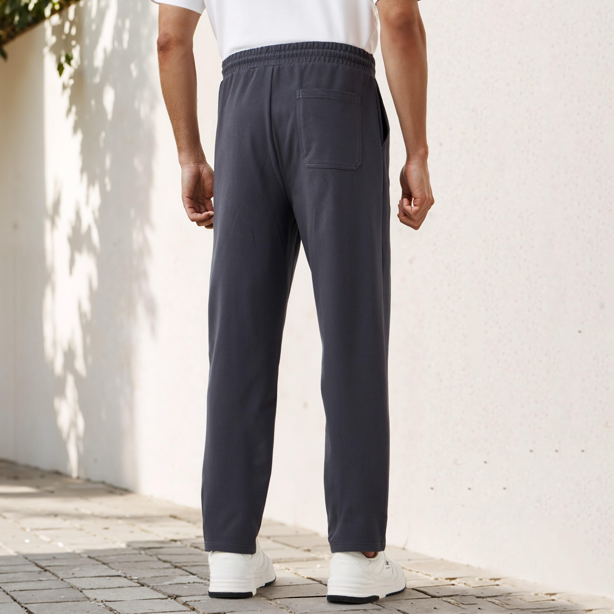 بنطلون بقصة مستقيمة ورباط إغلاق وجيوب وخصر مطاطي فليكسي كومفورت-men-clothing-bottoms-trousersandchinos-trousers-image-3