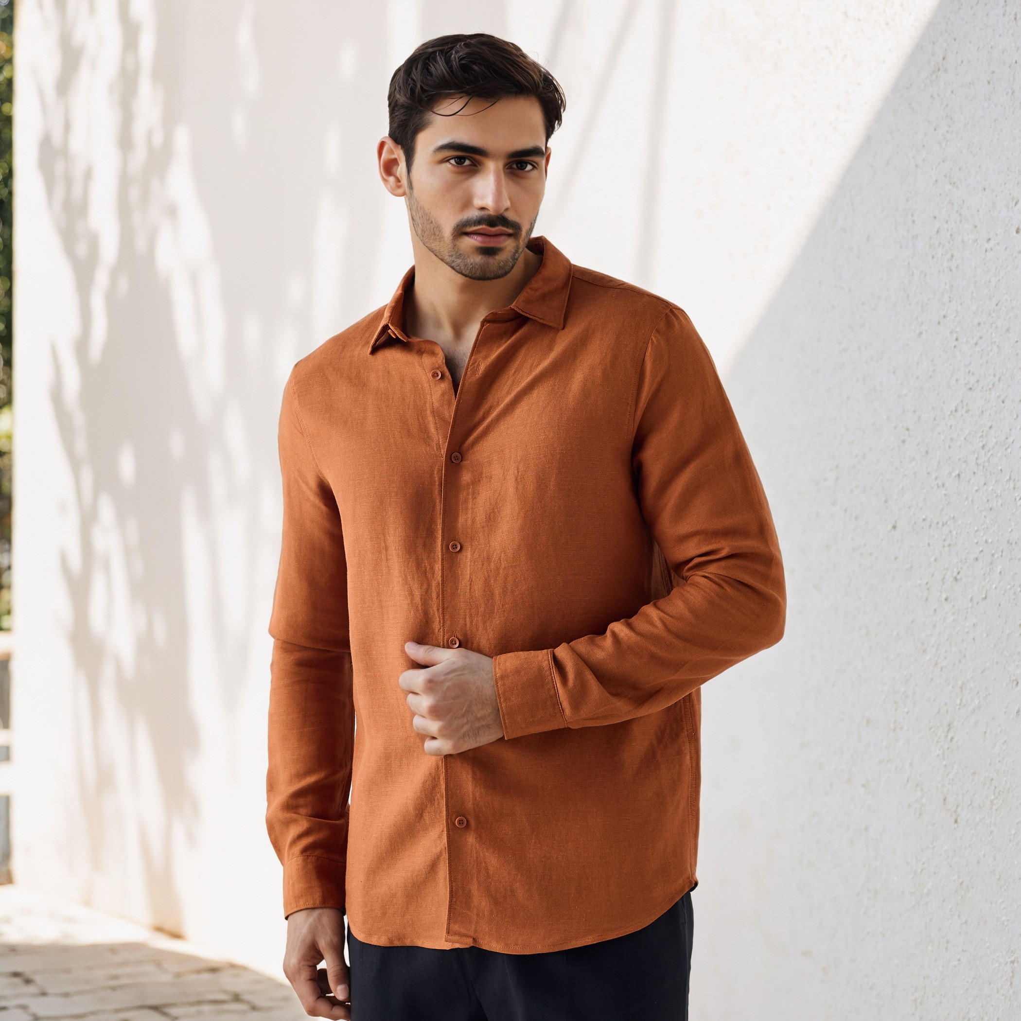قميص من مزيج الكتان بقصة عادية-men-clothing-shirts-image-5