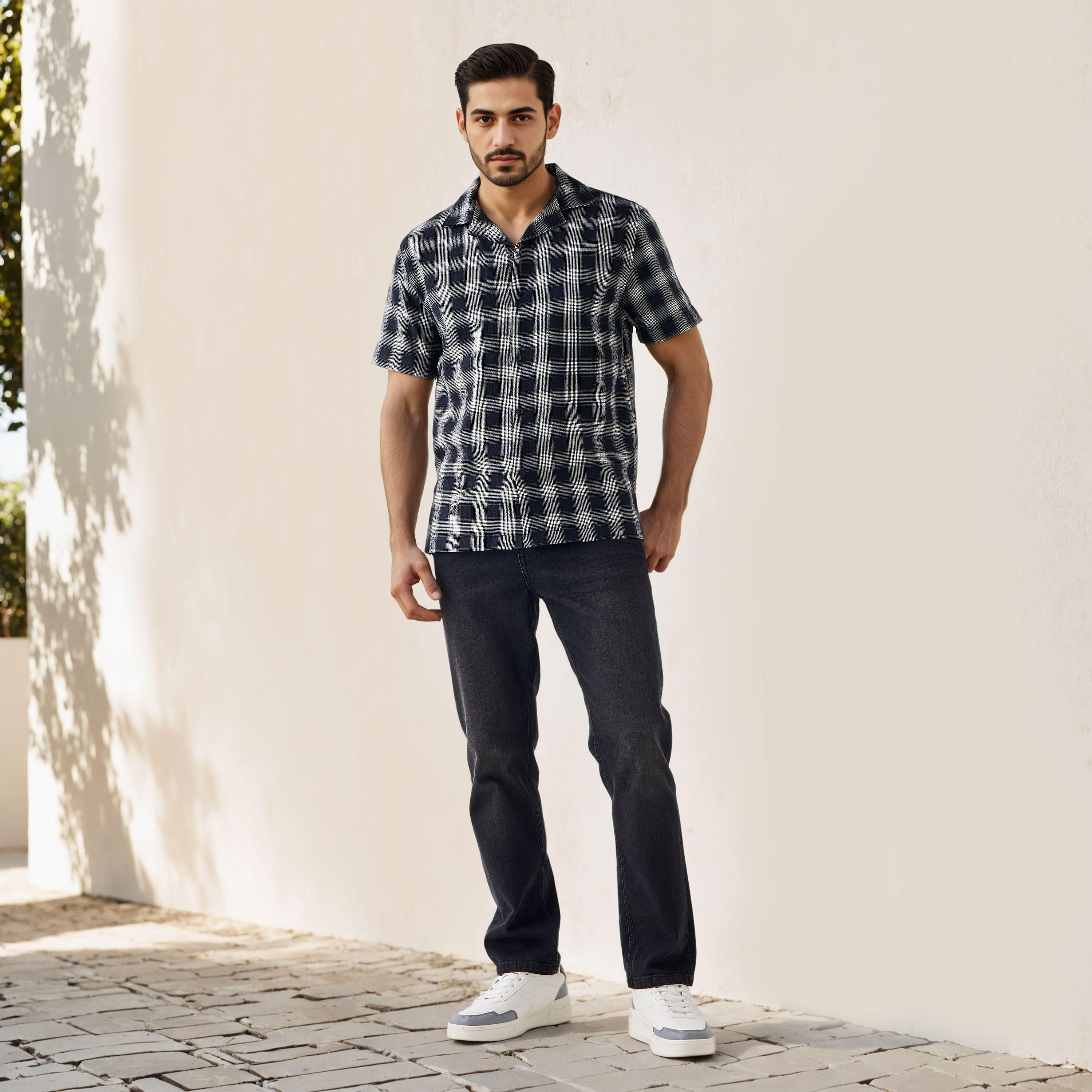 قميص ريزورت سيرساكر بقصة عادية وطبعات مربعات-men-clothing-shirts-image-2