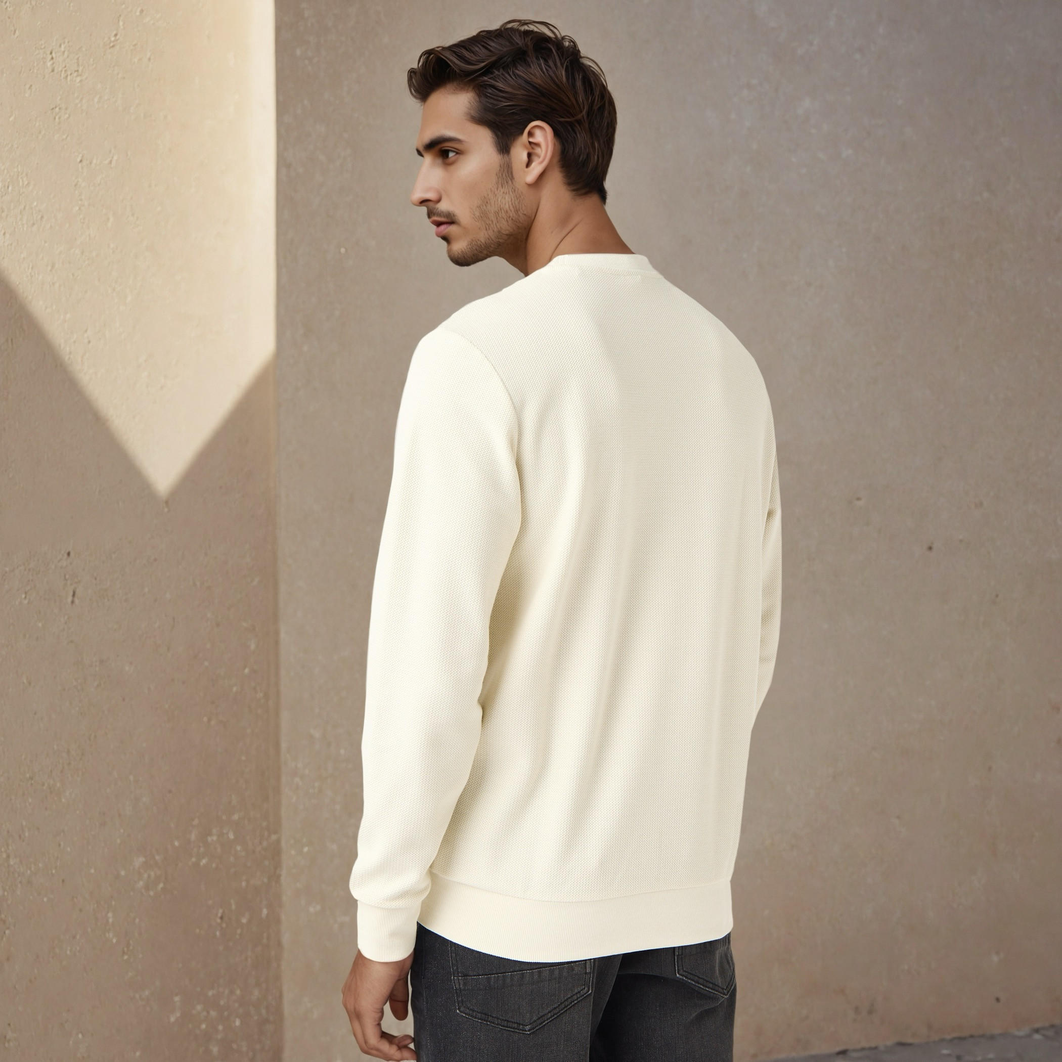 سويت شيرت بارز الملمس بنمط متعرج-men-winterwear-hoodiesandsweatshirts-image-3