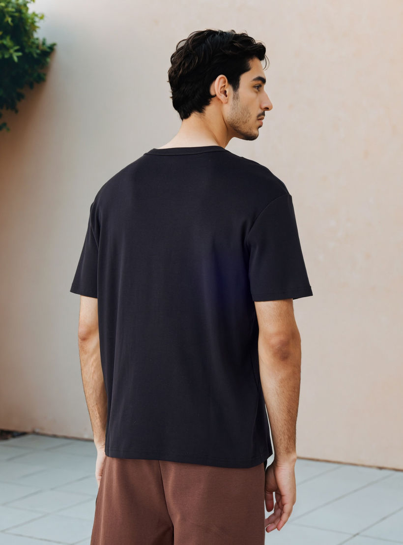 Relaxed Fit Crew Neck T-shirt-men-clothing-tshirtsandpolos-tshirts-image-3