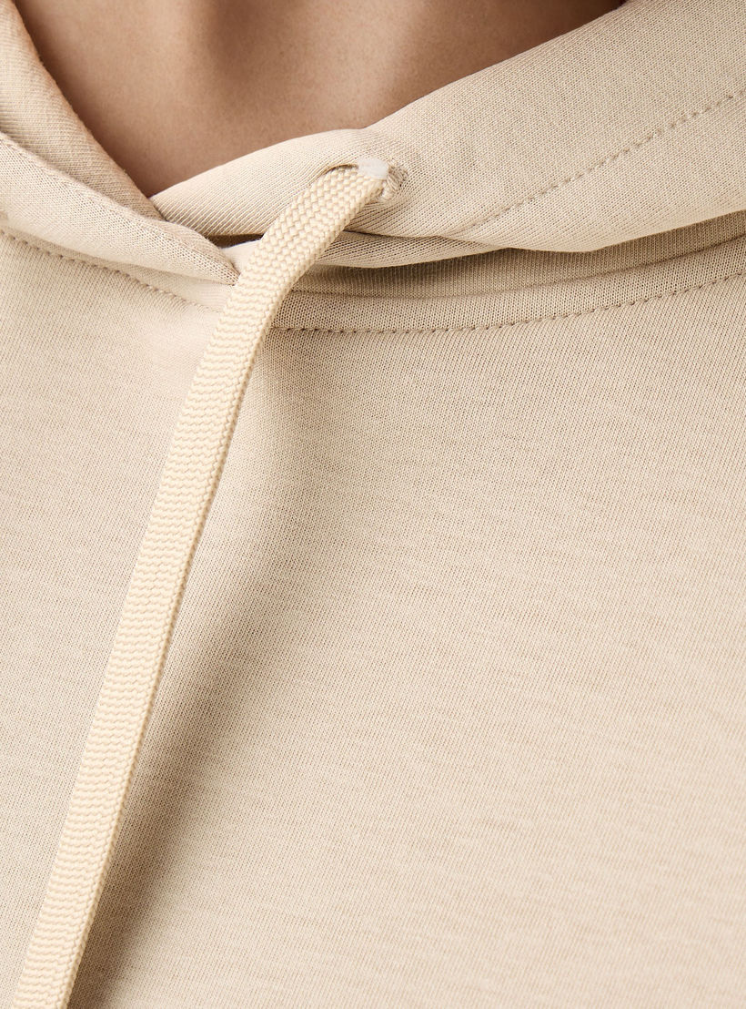 Men Relaxed Fit Kangaroo Pocket Hoodie-men-winterwear-hoodiesandsweatshirts-image-6