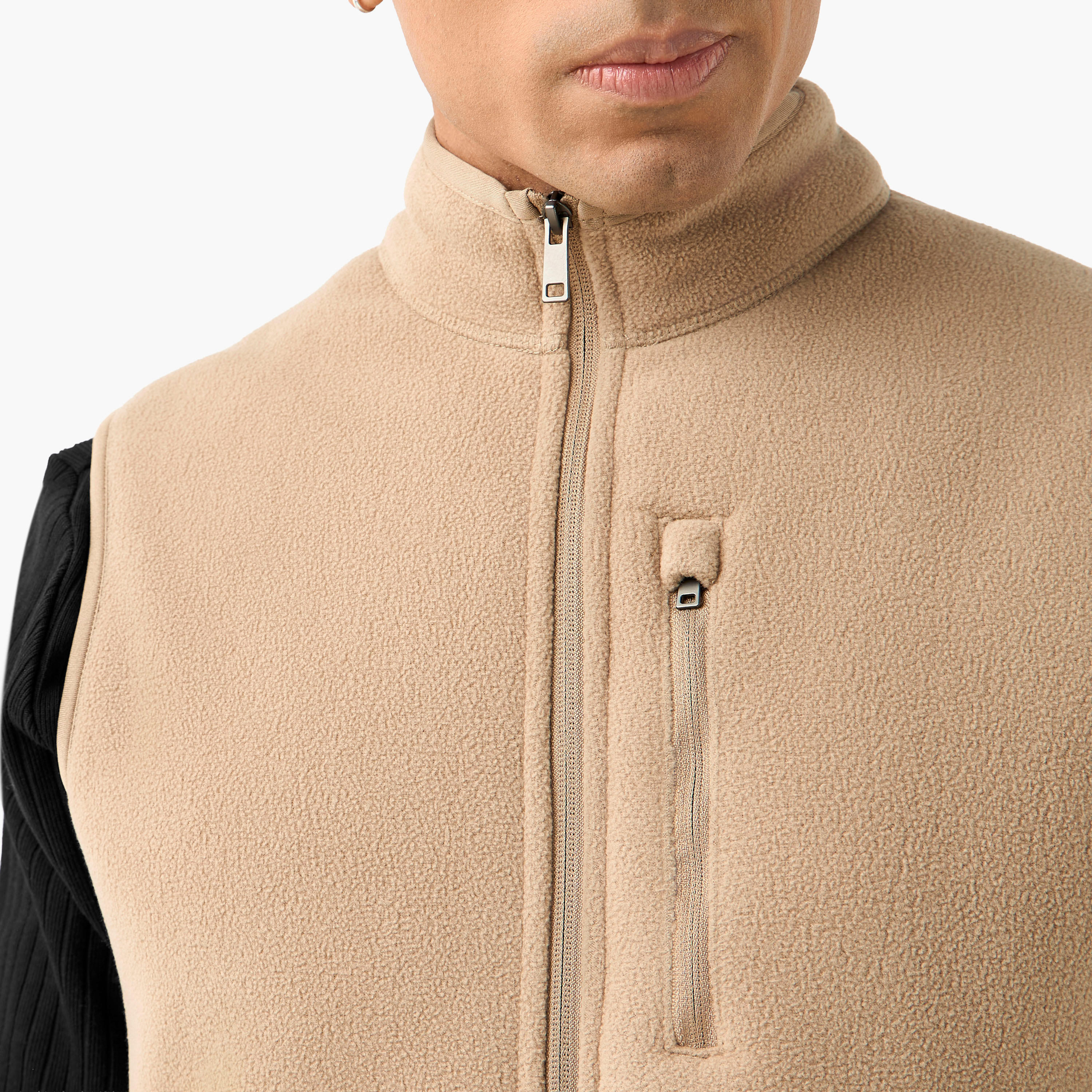 جاكيت رجالي دون أكمام بقصة عادية وياقة عالية-men-clothing-jacketsandblazers-jackets-image-5