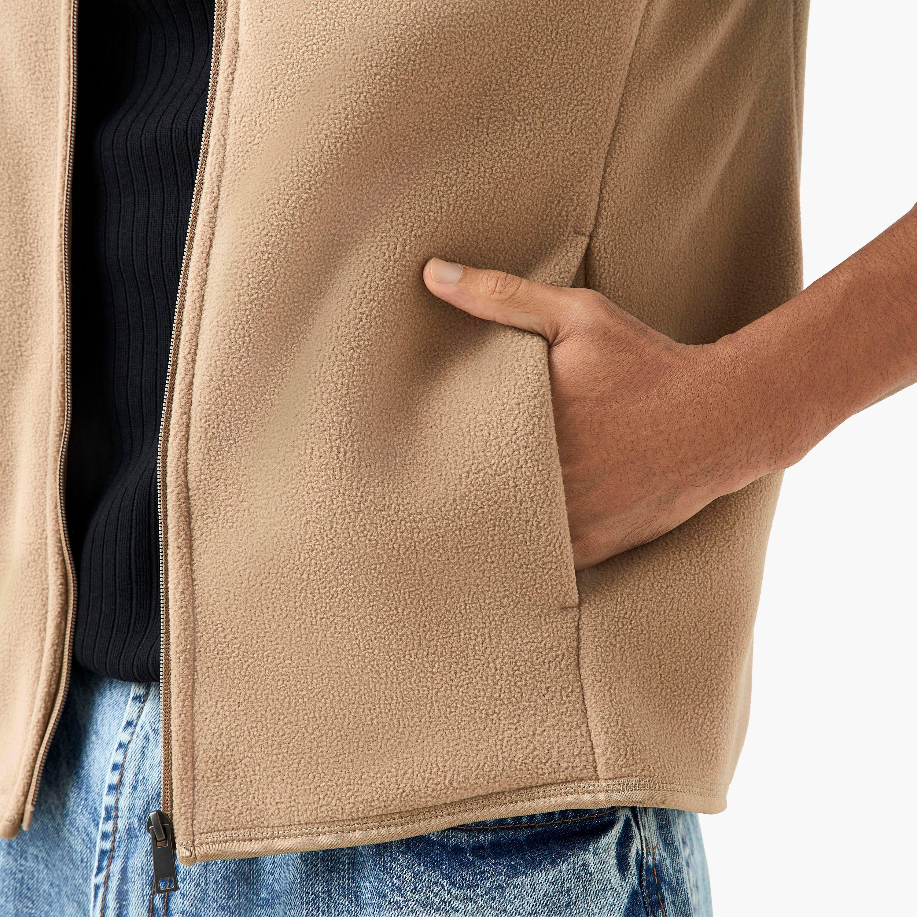 جاكيت رجالي دون أكمام بقصة عادية وياقة عالية-men-clothing-jacketsandblazers-jackets-image-2