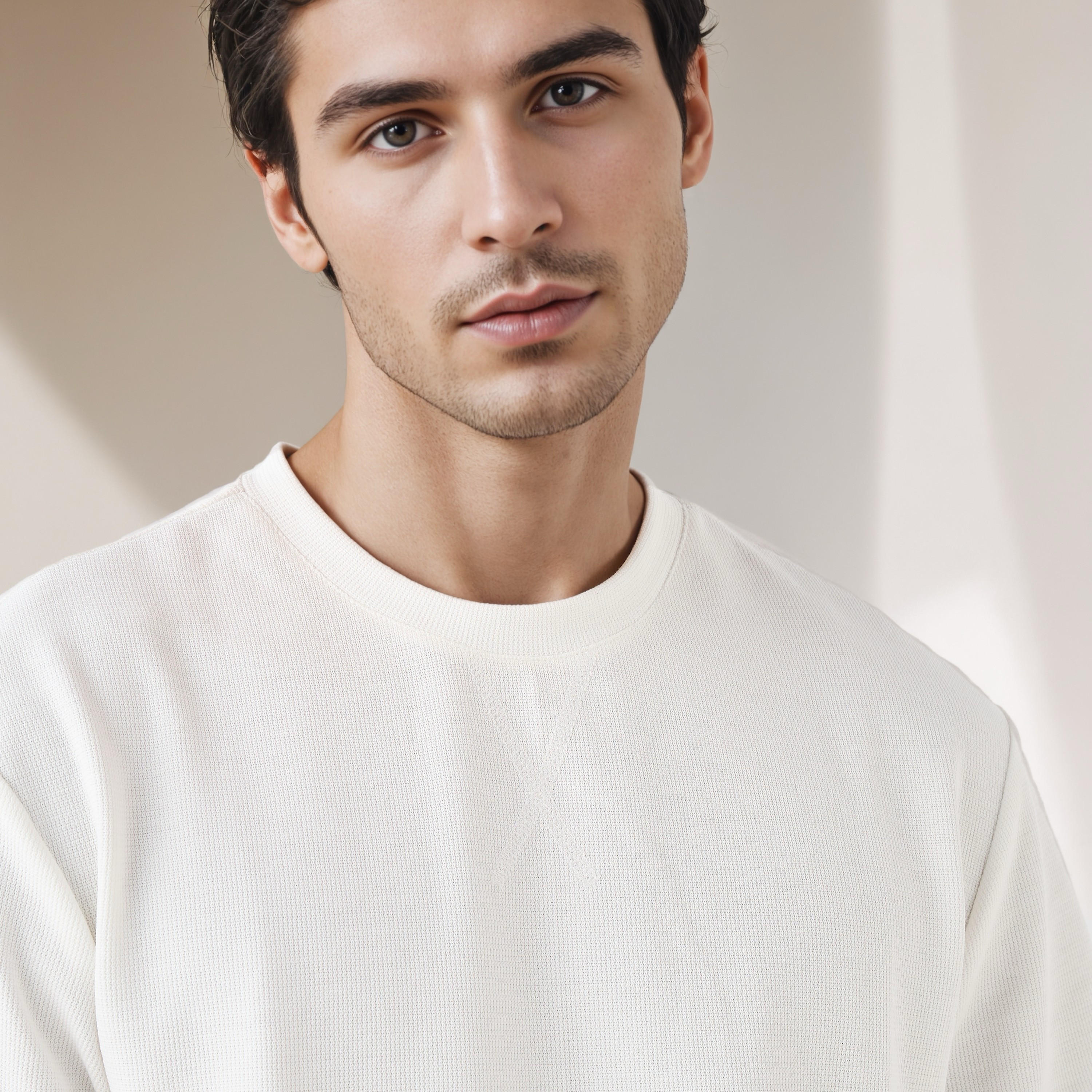 تيشيرت بارز الملمس بقصّة مريحة-men-clothing-tshirtsandpolos-tshirts-image-4