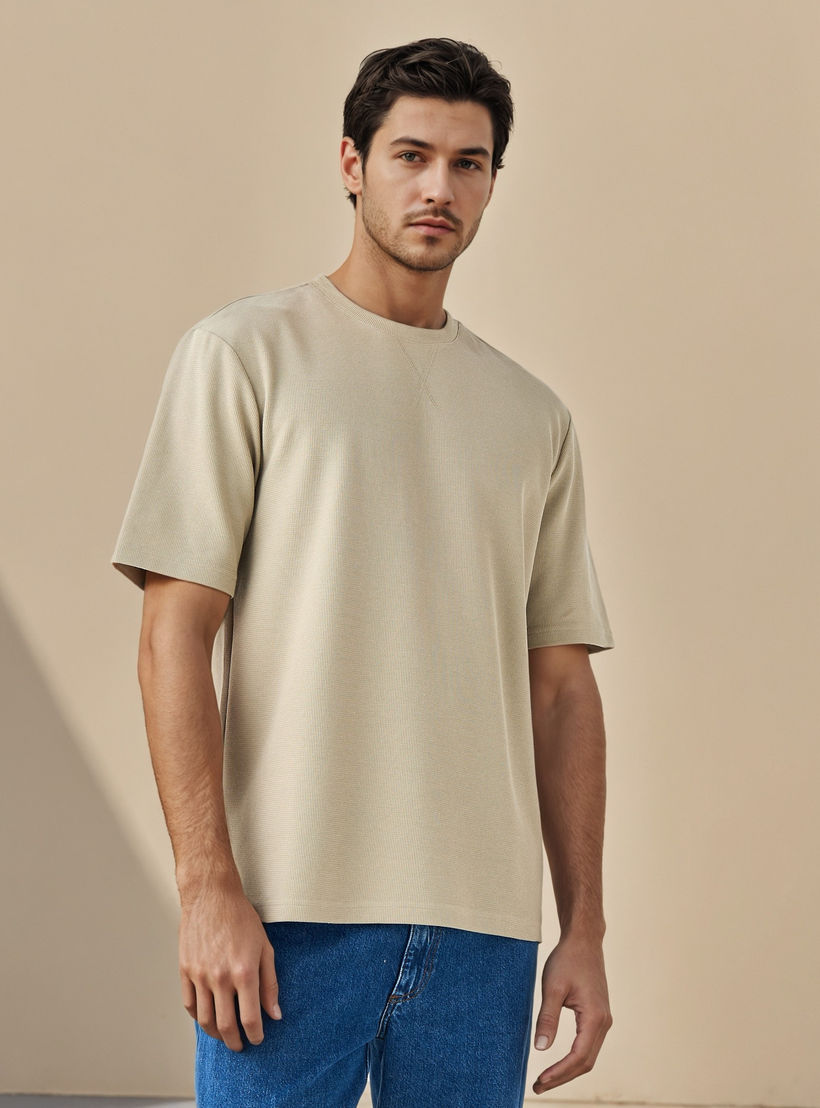 Relaxed Fit Textured T-shirt-men-clothing-tshirtsandpolos-tshirts-image-1