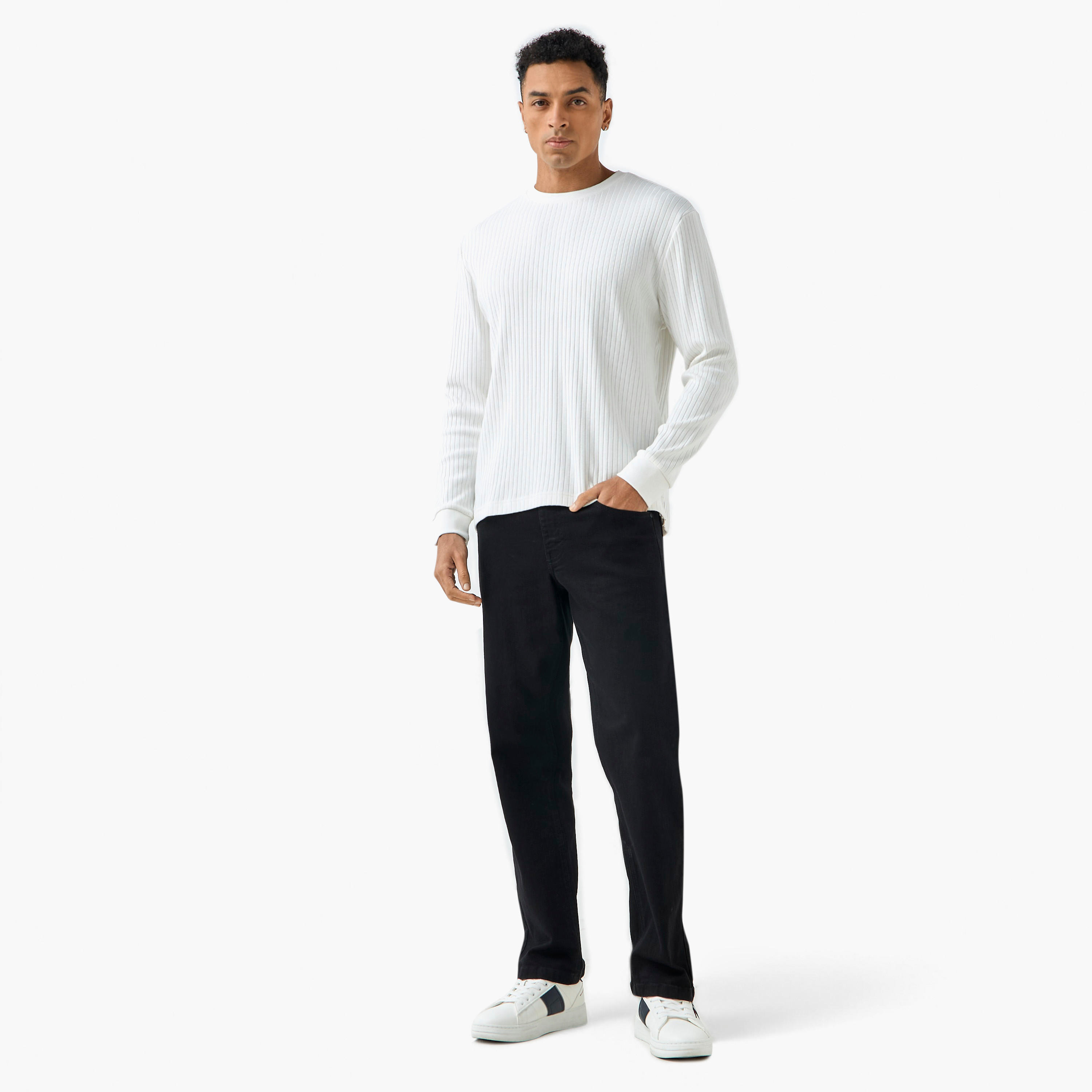 تيشيرت رجالي مضلع بأكمام طويلة وقصة عادية وياقة ضيقة-men-clothing-tshirtsandpolos-tshirts-image-2