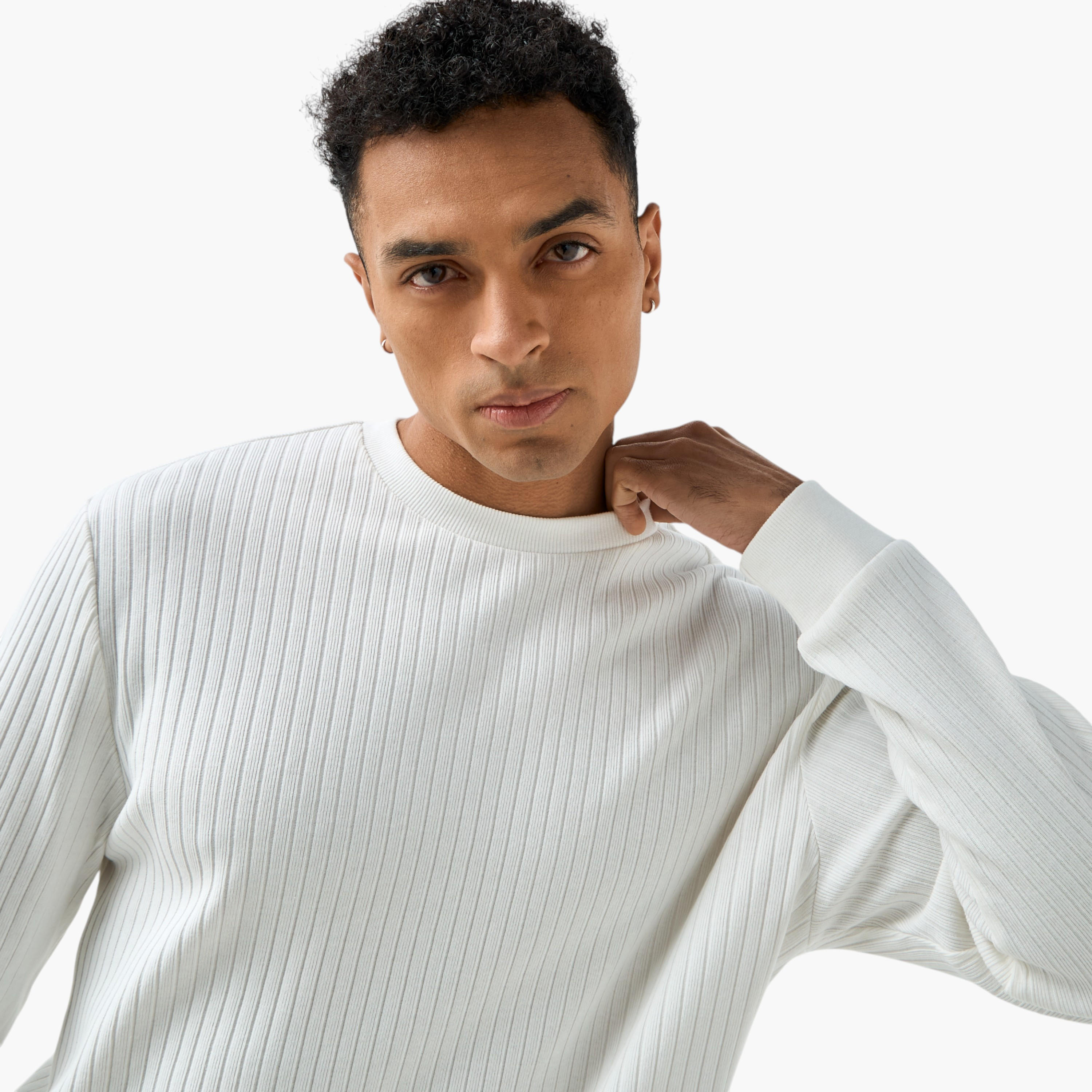 تيشيرت رجالي مضلع بأكمام طويلة وقصة عادية وياقة ضيقة-men-clothing-tshirtsandpolos-tshirts-image-5