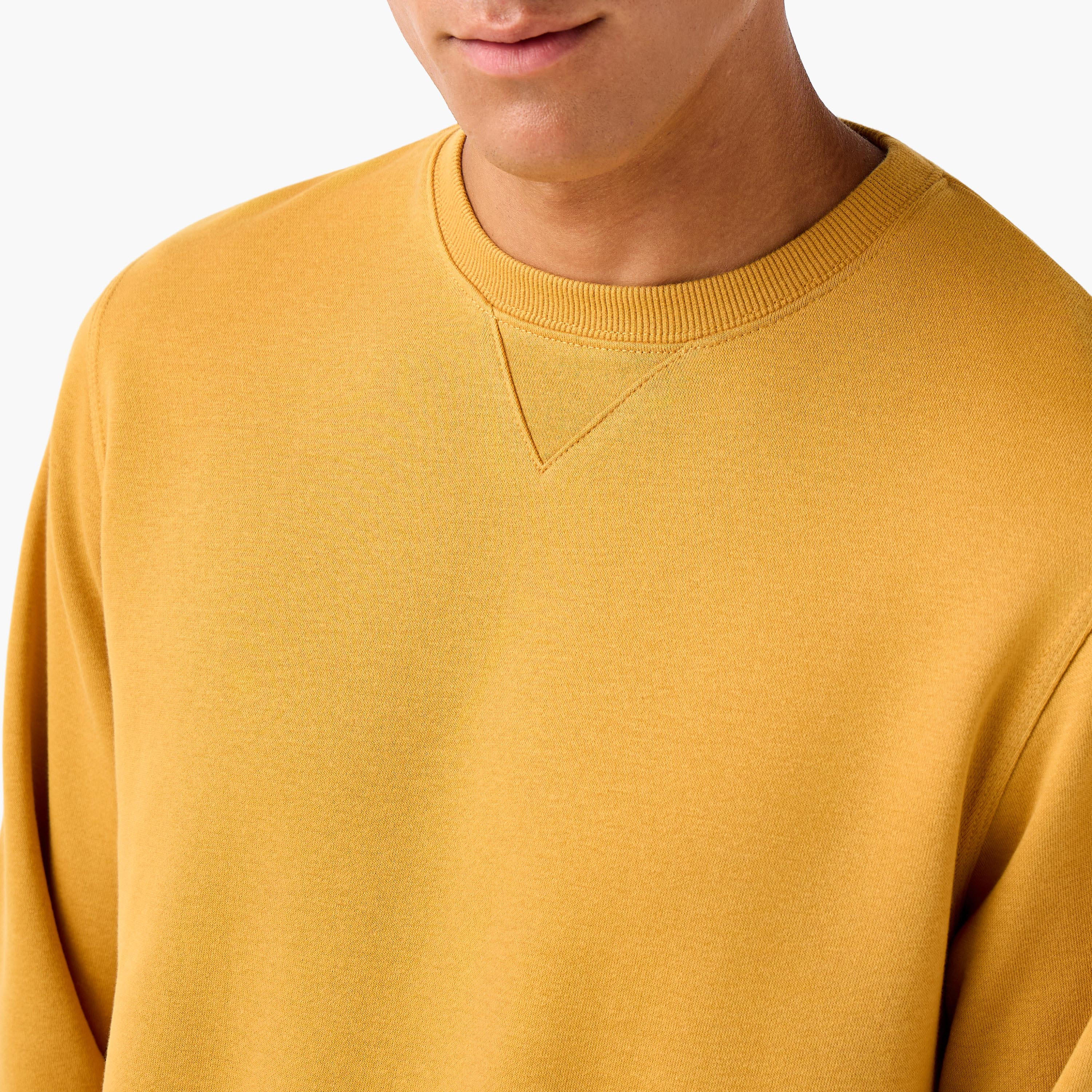 سويت شيرت رجالي برقبة ضيقة-men-winterwear-hoodiesandsweatshirts-image-3