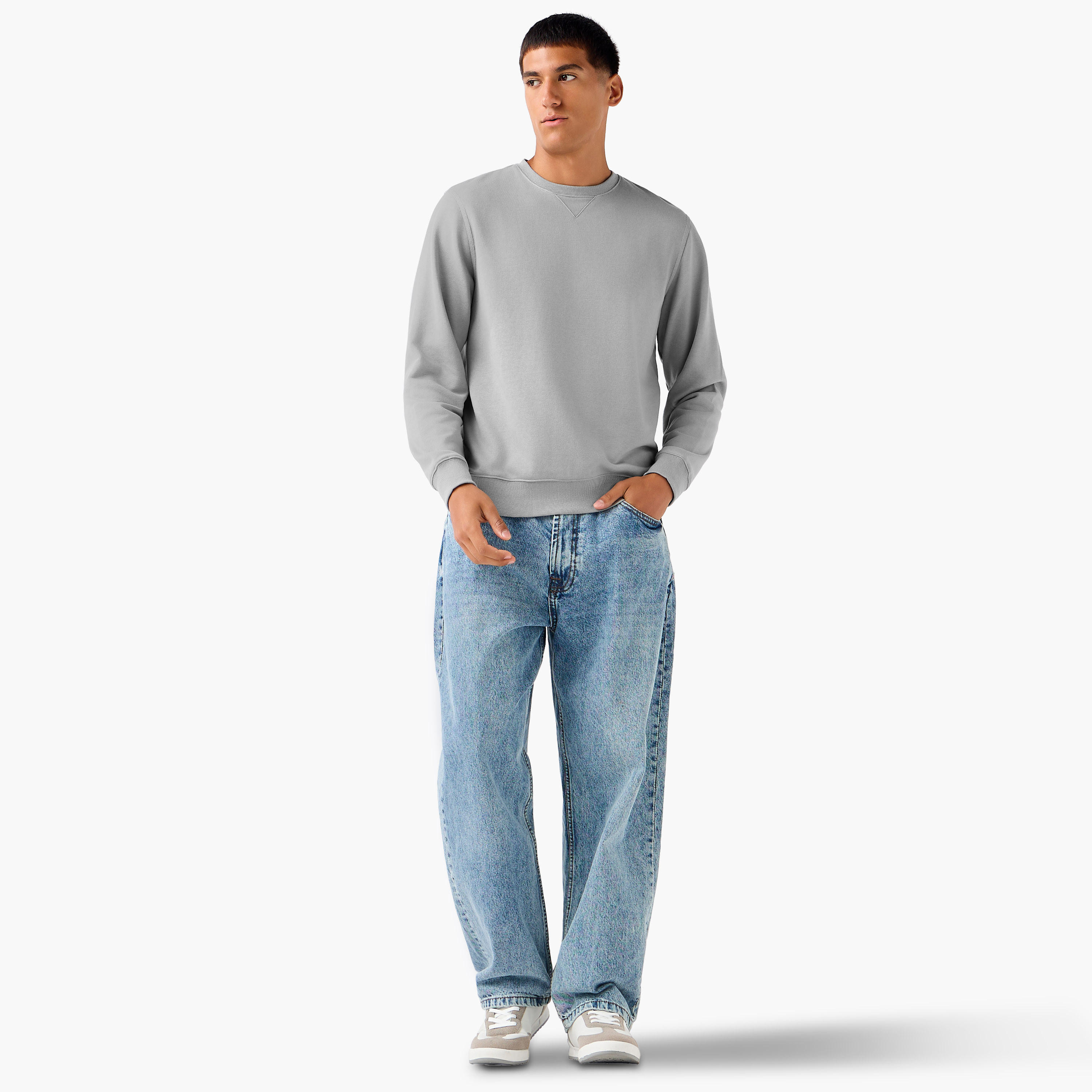 سويت شيرت رجالي بياقة ضيقة وقصة عادية-men-winterwear-hoodiesandsweatshirts-image-1