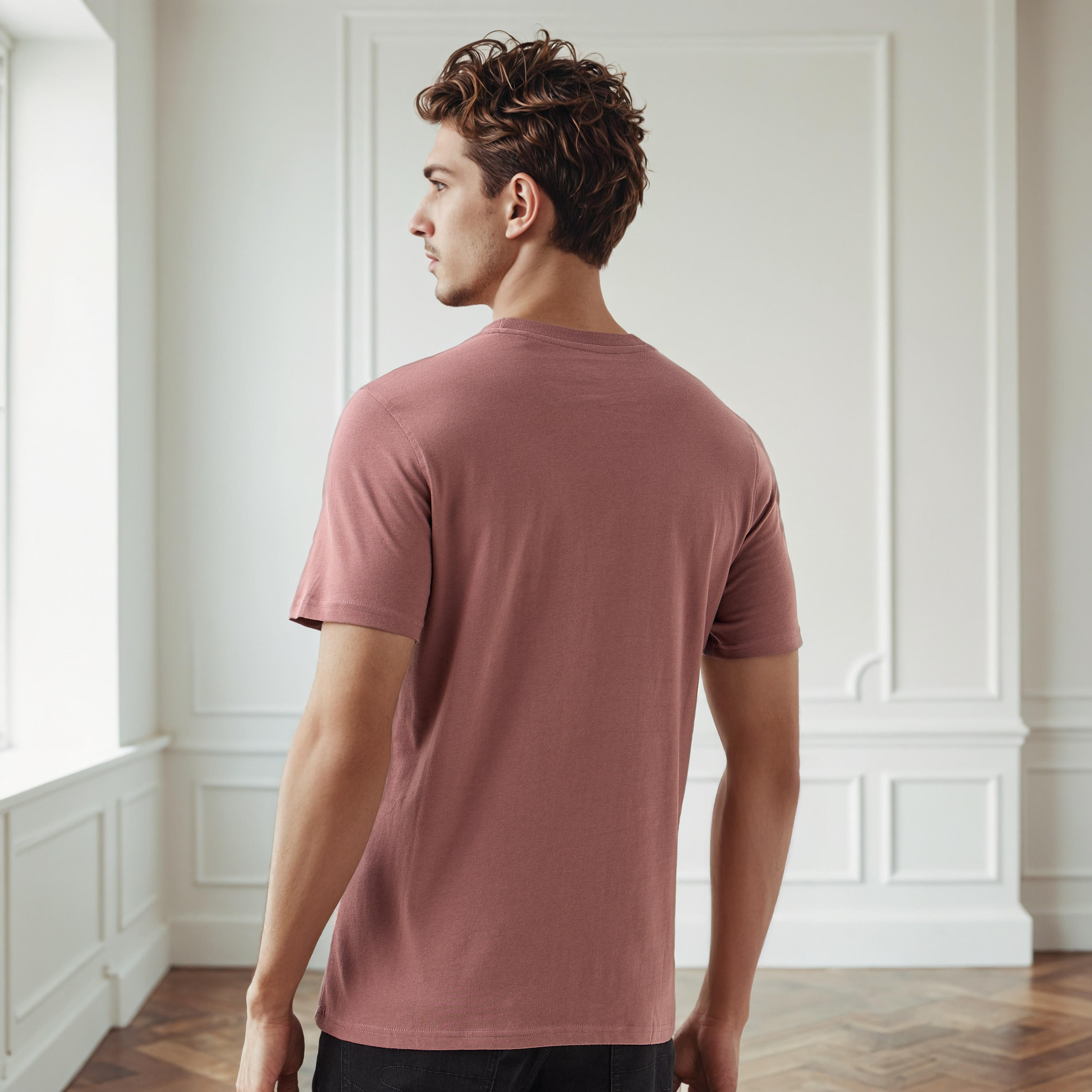 تيشيرت رجالي بقصة ضيقة وطبعات تايبوجرافيك وياقة ضيقة وأكمام قصيرة-men-clothing-tshirtsandpolos-tshirts-image-3