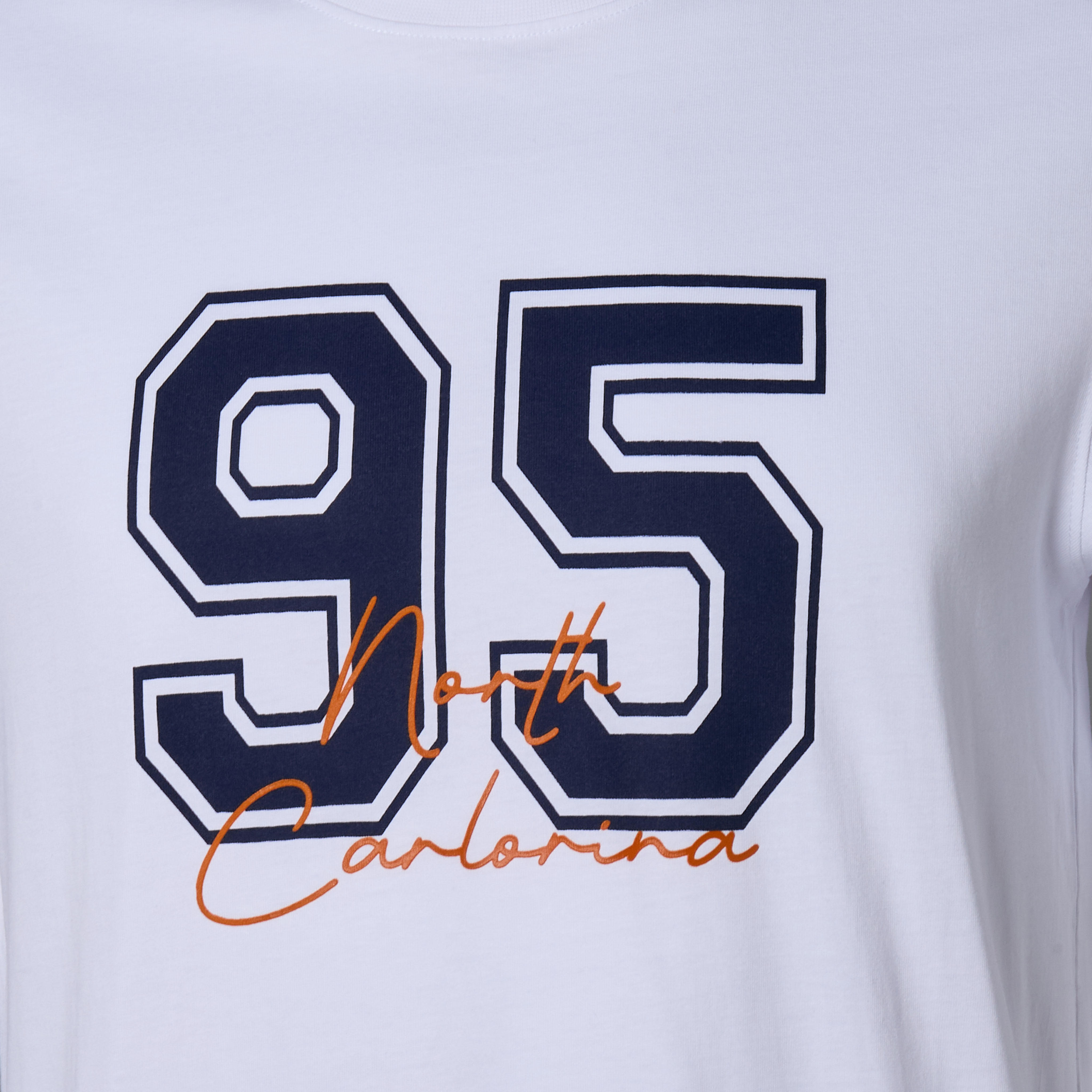 تيشيرت رجالي بقصة ضيقة وطبعات فارستي وياقة ضيقة وأكمام قصيرة-men-clothing-tshirtsandpolos-tshirts-image-4