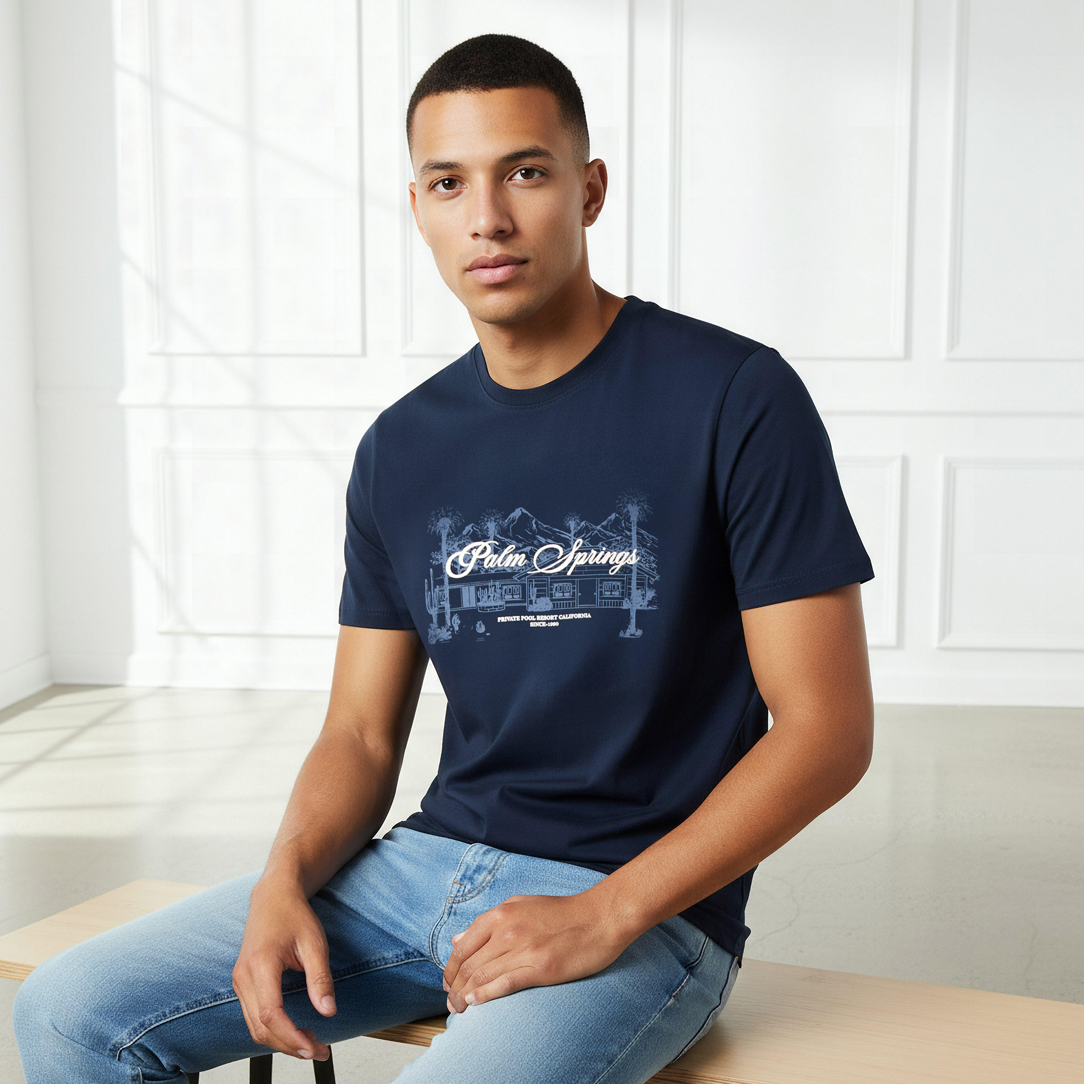 تيشيرت بقصة سليم وياقة ضيقة وأكمام قصيرة وطبعات للرجال-men-clothing-tshirtsandpolos-tshirts-image-1