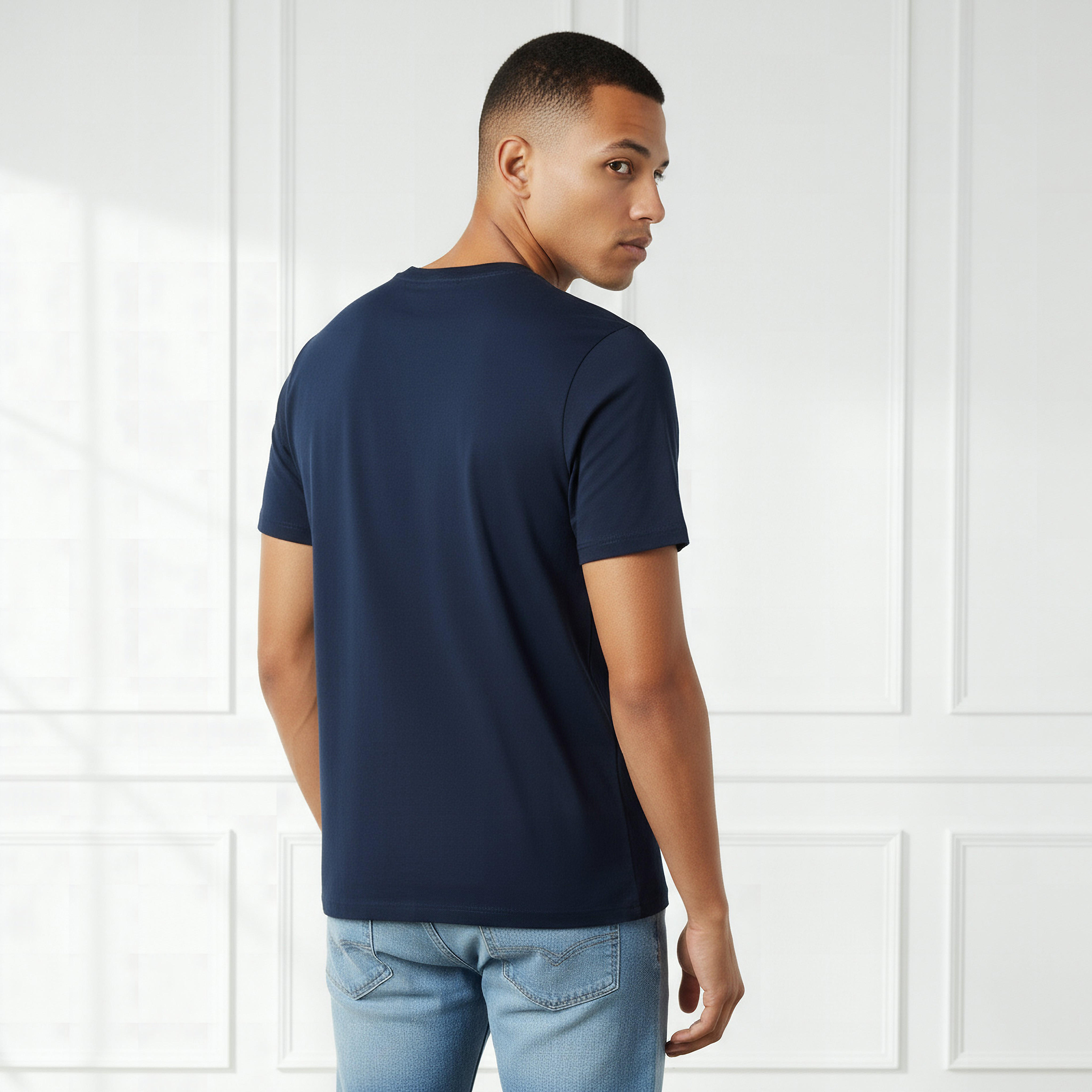 تيشيرت بقصة سليم وياقة ضيقة وأكمام قصيرة وطبعات للرجال-men-clothing-tshirtsandpolos-tshirts-image-3