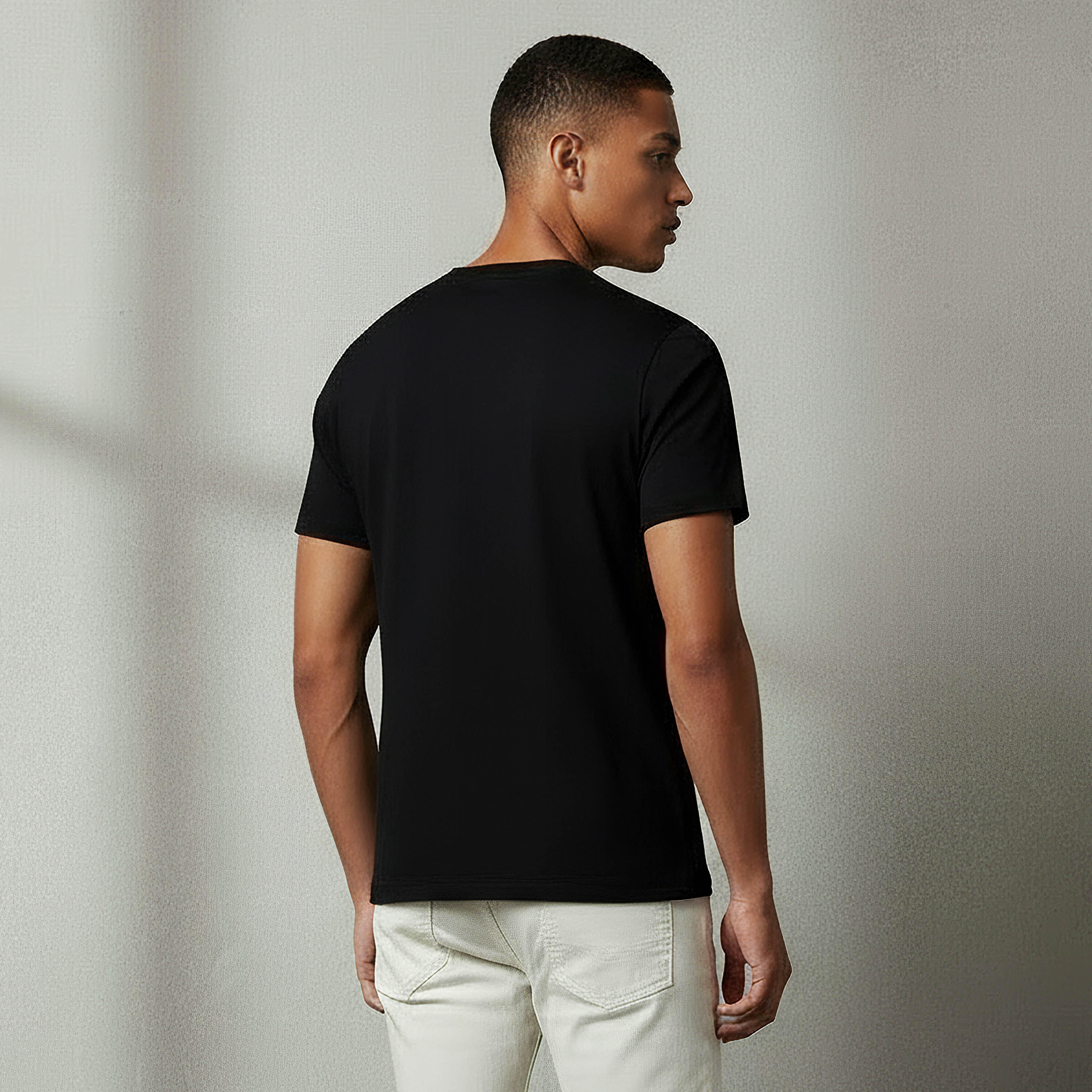 تيشيرت بقصة سليم وياقة ضيقة وأكمام قصيرة وطبعات جرافيك للرجال-men-clothing-tshirtsandpolos-tshirts-image-3