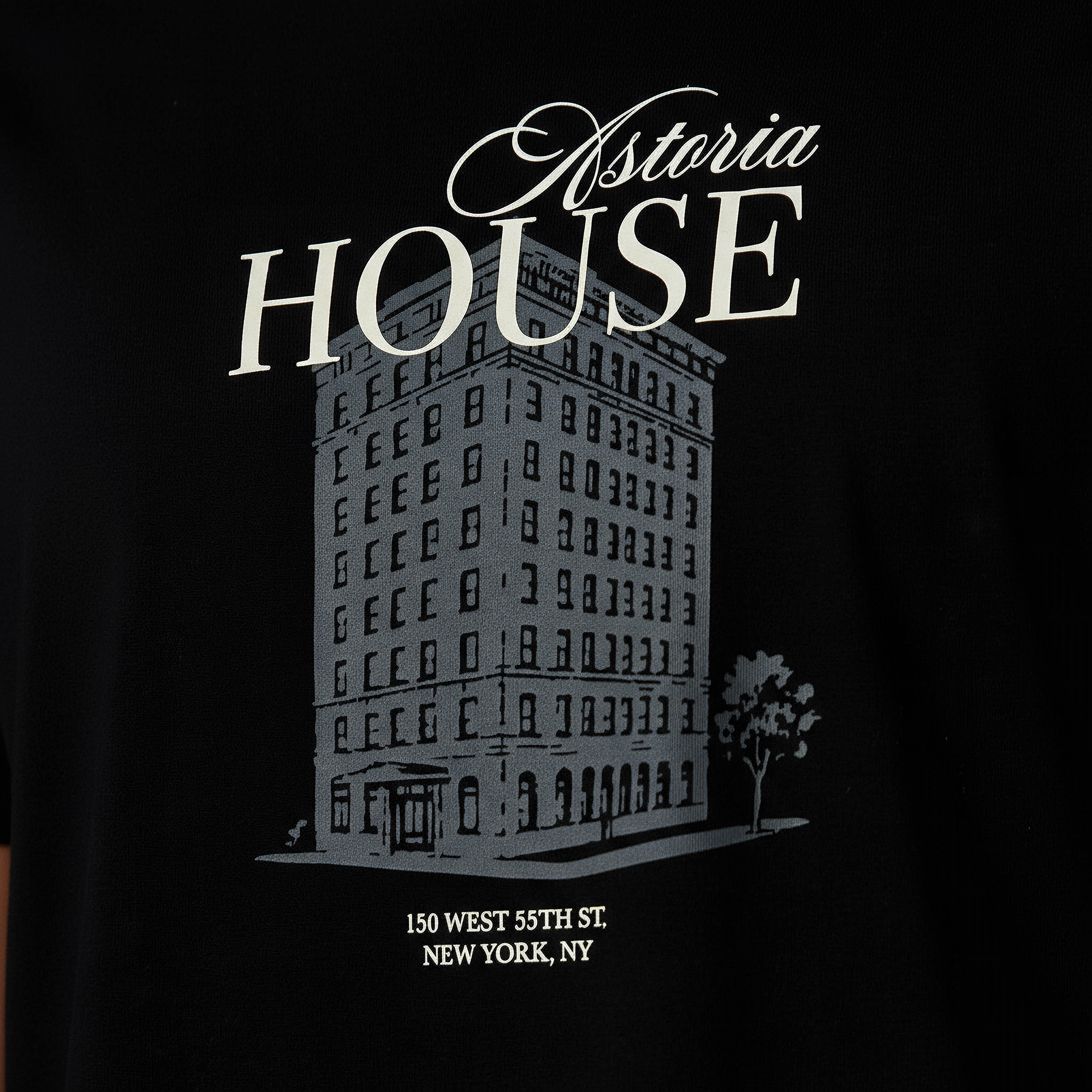 تيشيرت بقصة سليم وياقة ضيقة وأكمام قصيرة وطبعات جرافيك للرجال-men-clothing-tshirtsandpolos-tshirts-image-4