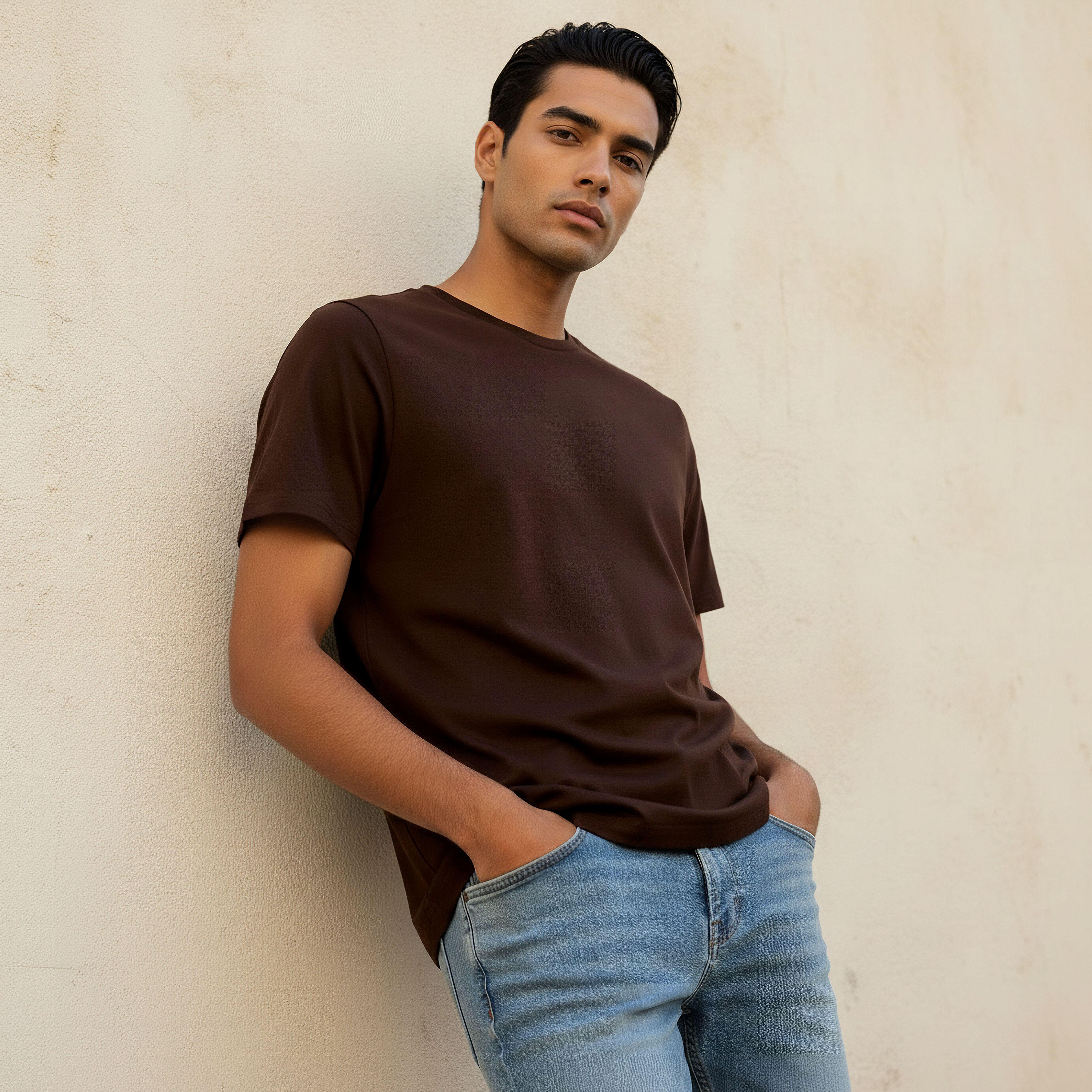 تيشيرت رجالي بأكمام قصيرة وقصة عادية وياقة ضيقة-men-clothing-tshirtsandpolos-tshirts-image-4