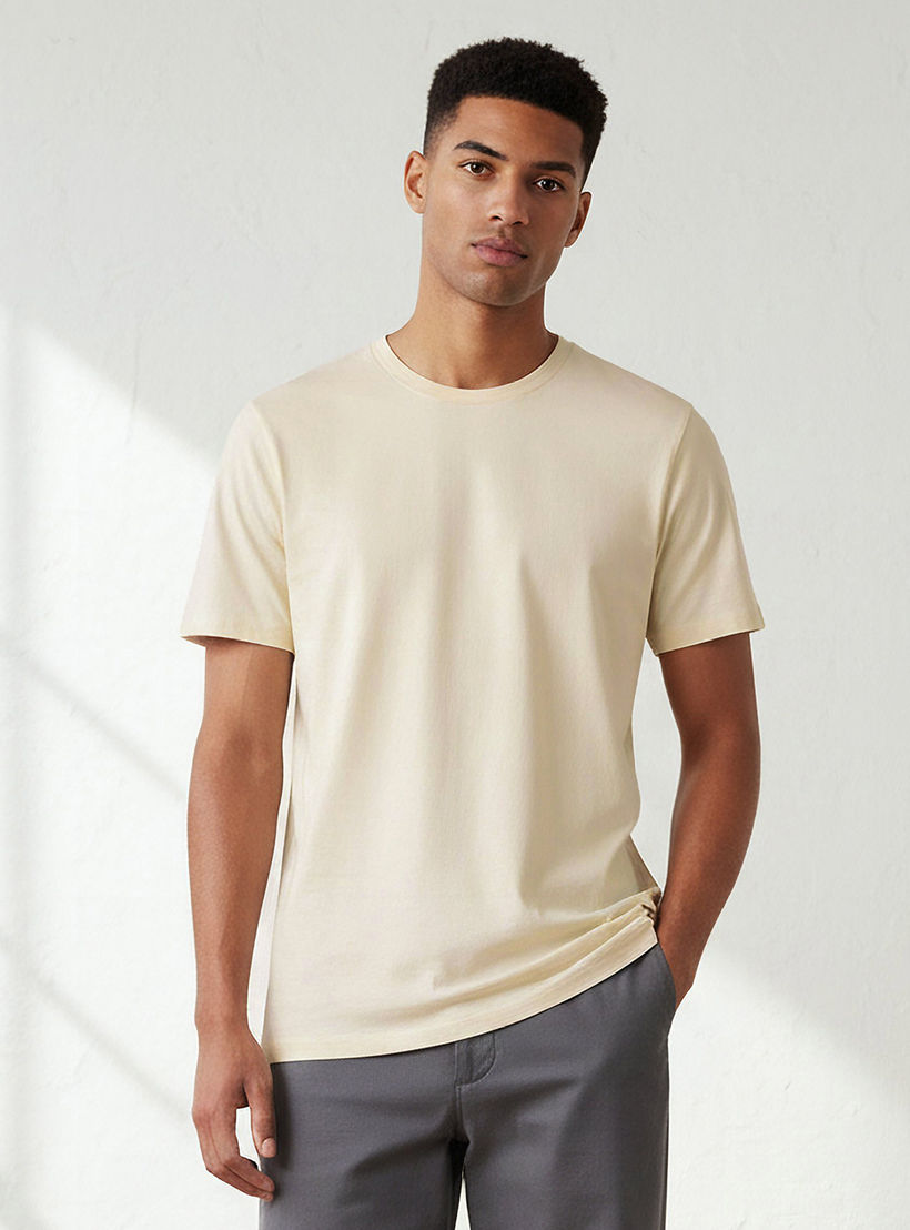 تيشيرت بقصة عادية وياقة ضيقة وأكمام قصيرة للرجال-men-clothing-tshirtsandpolos-tshirts-image-1