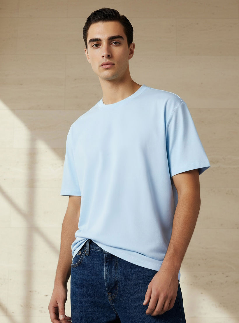 تيشيرت رجالي بقصة مريحة وياقة ضيقة وأكمام قصيرة-men-clothing-tshirtsandpolos-tshirts-image-4