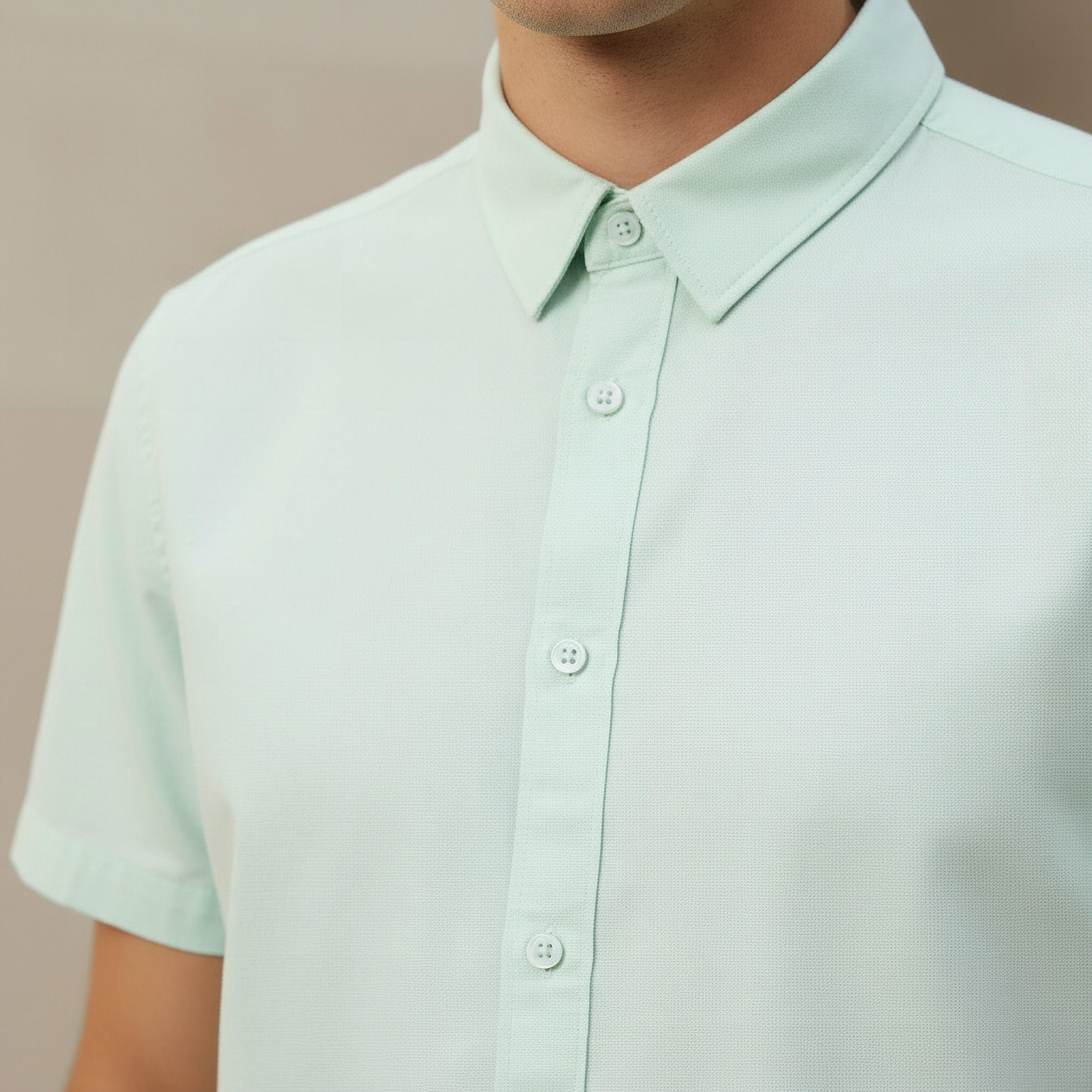 قميص رجالي بأكمام قصيرة وياقة بأزرار وقصة عادية-men-clothing-shirts-image-4