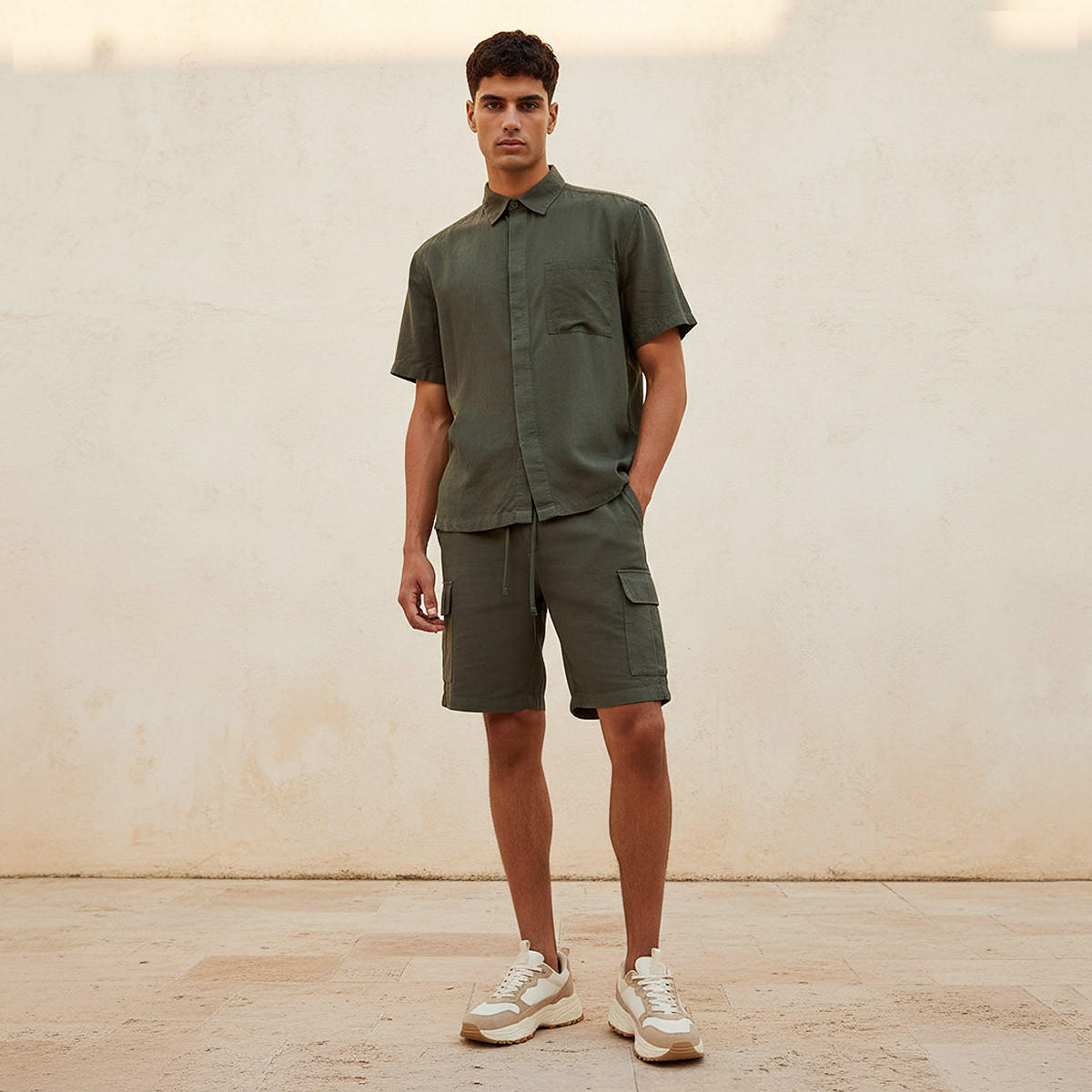 قميص من مزيج الكتان بقصّة عادية وياقة عادية للرجال-men-clothing-shirts-image-3