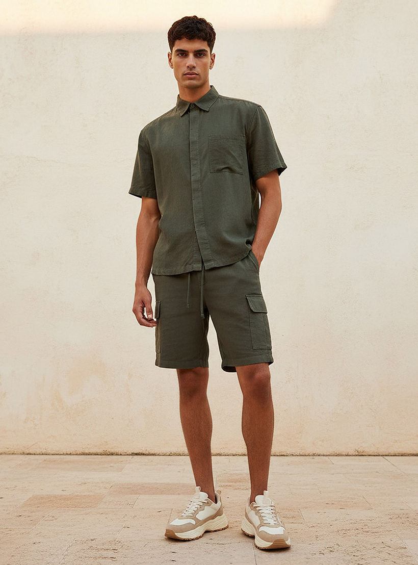 قميص من مزيج الكتان بقصّة عادية وياقة عادية للرجال-men-clothing-shirts-image-3