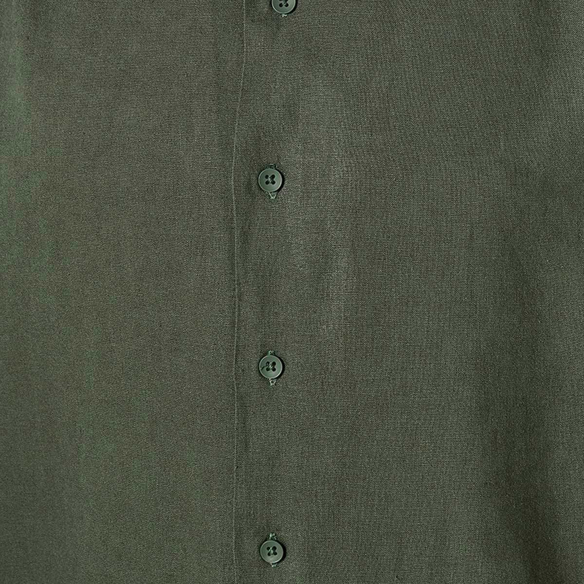 قميص مزيج الكتان بقصة عادية وياقة كامب من سبلاش بيسك-men-clothing-shirts-image-2