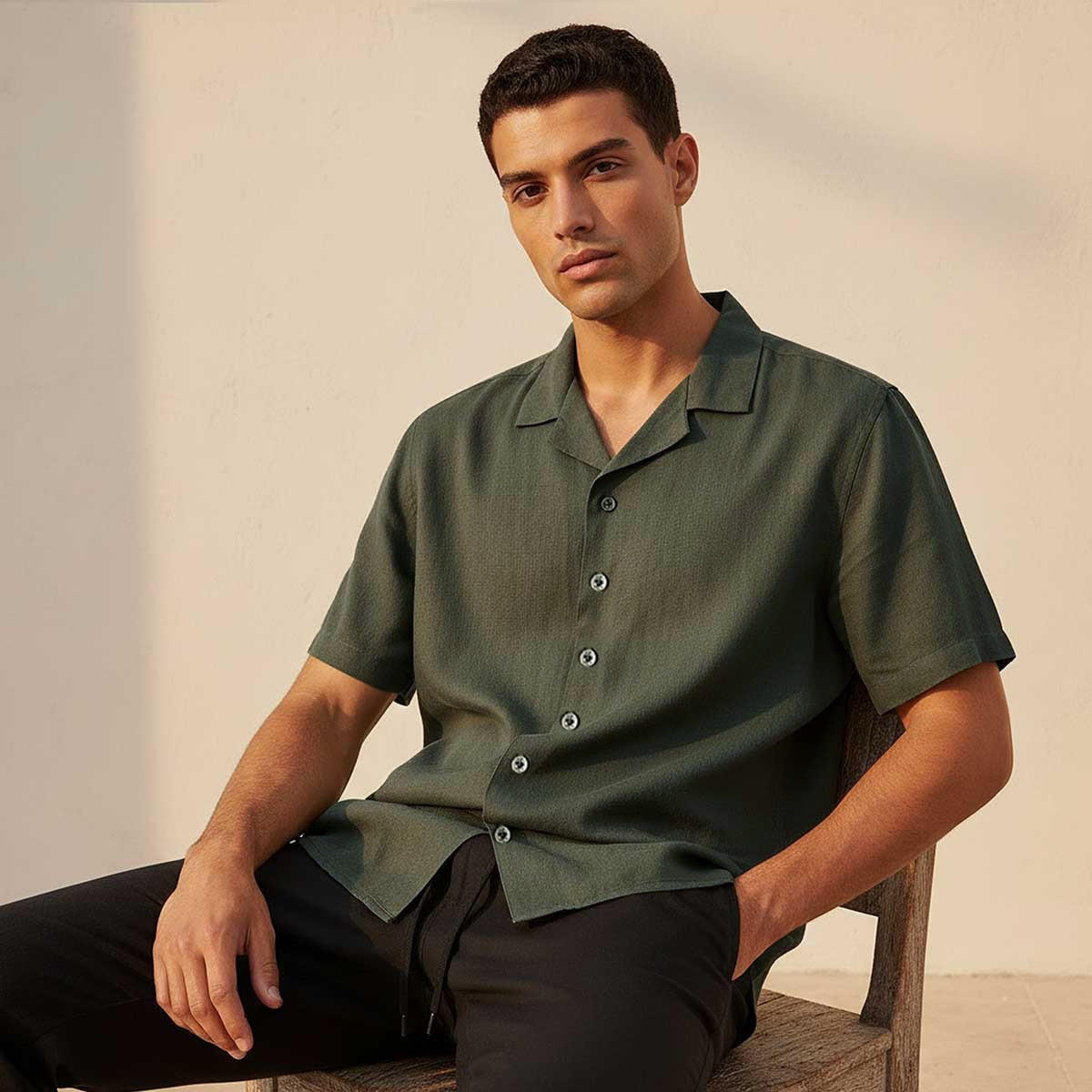 قميص مزيج الكتان بقصة عادية وياقة كامب من سبلاش بيسك-men-clothing-shirts-image-5